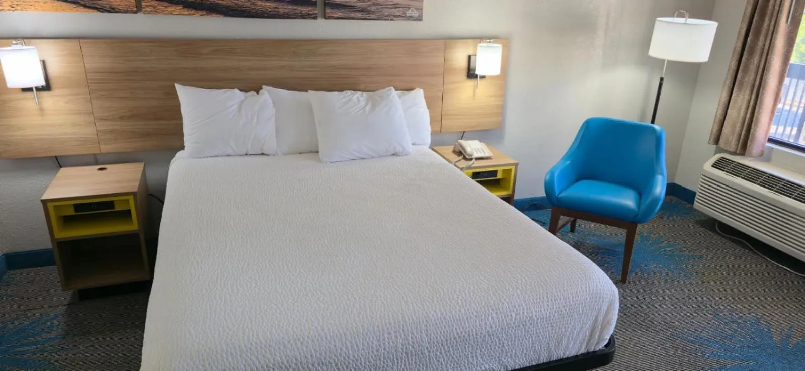 Bed in Days Inn by Wyndham Elberton