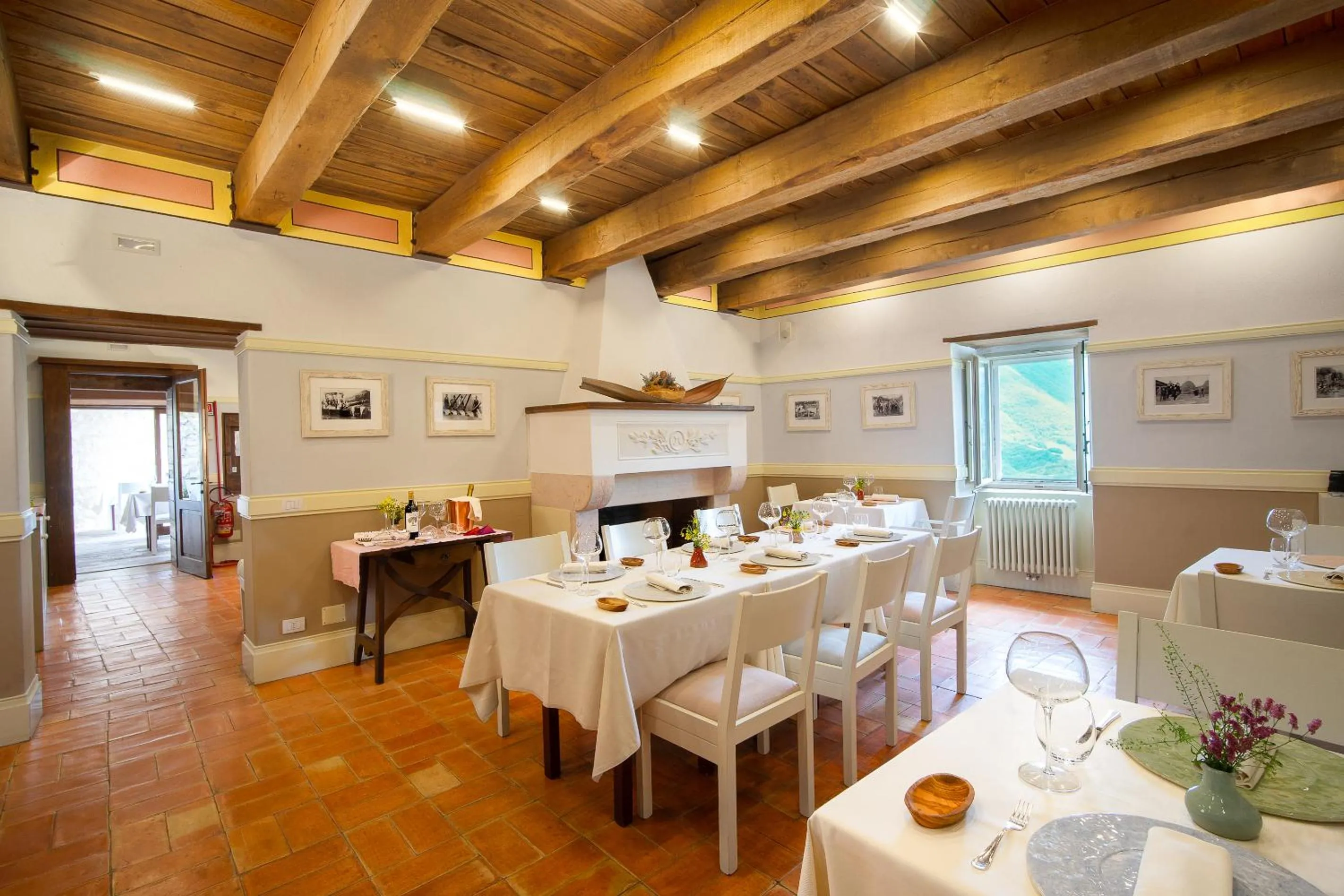 Restaurant/places to eat in Castello Di Postignano Relais
