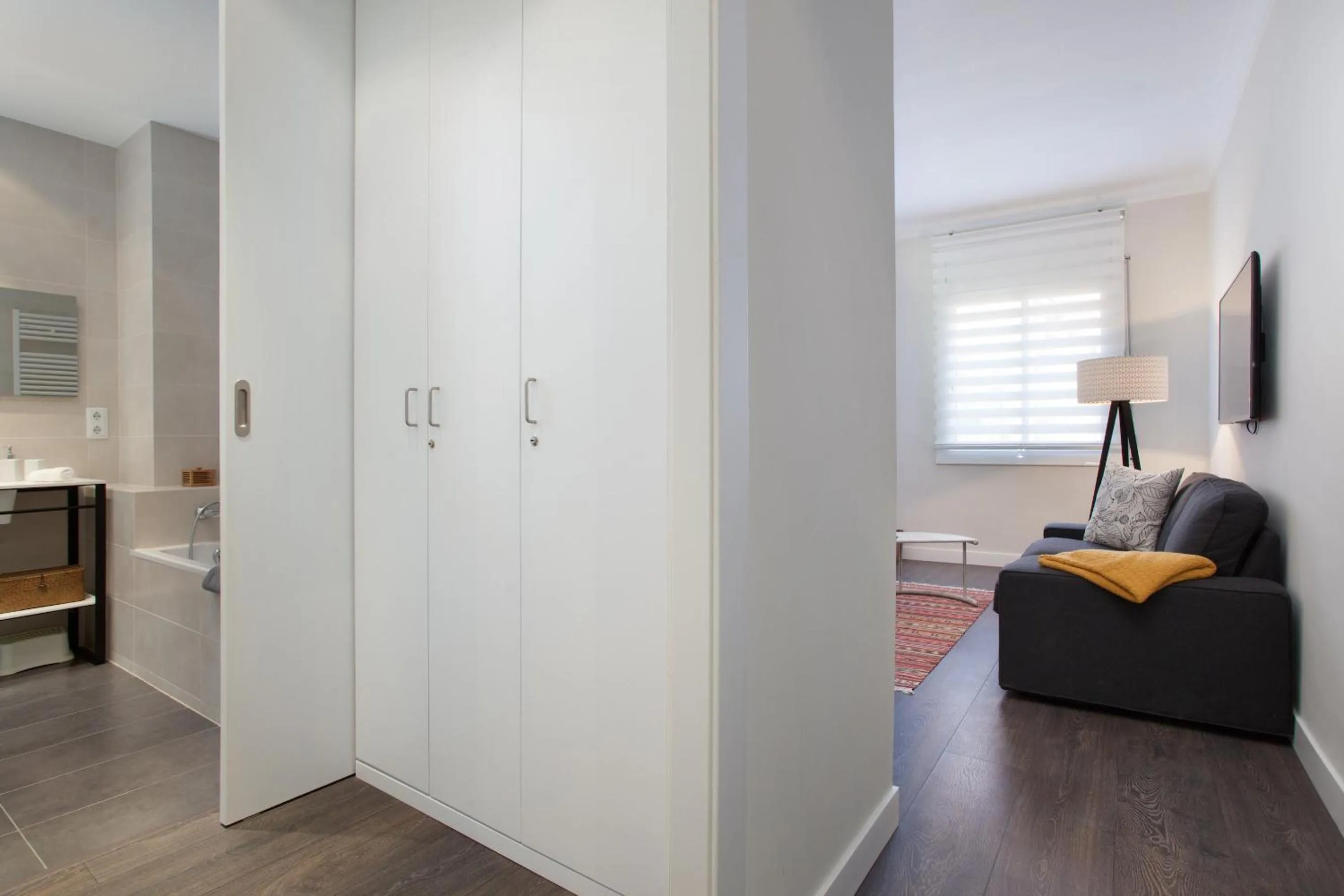 Decorative detail in Consell de Cent Apartment