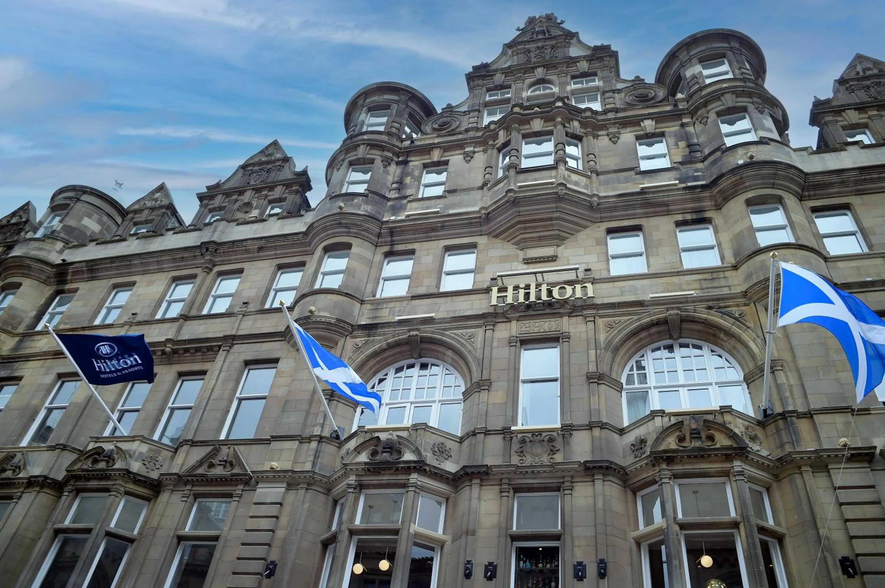 Property building in Hilton Edinburgh Carlton