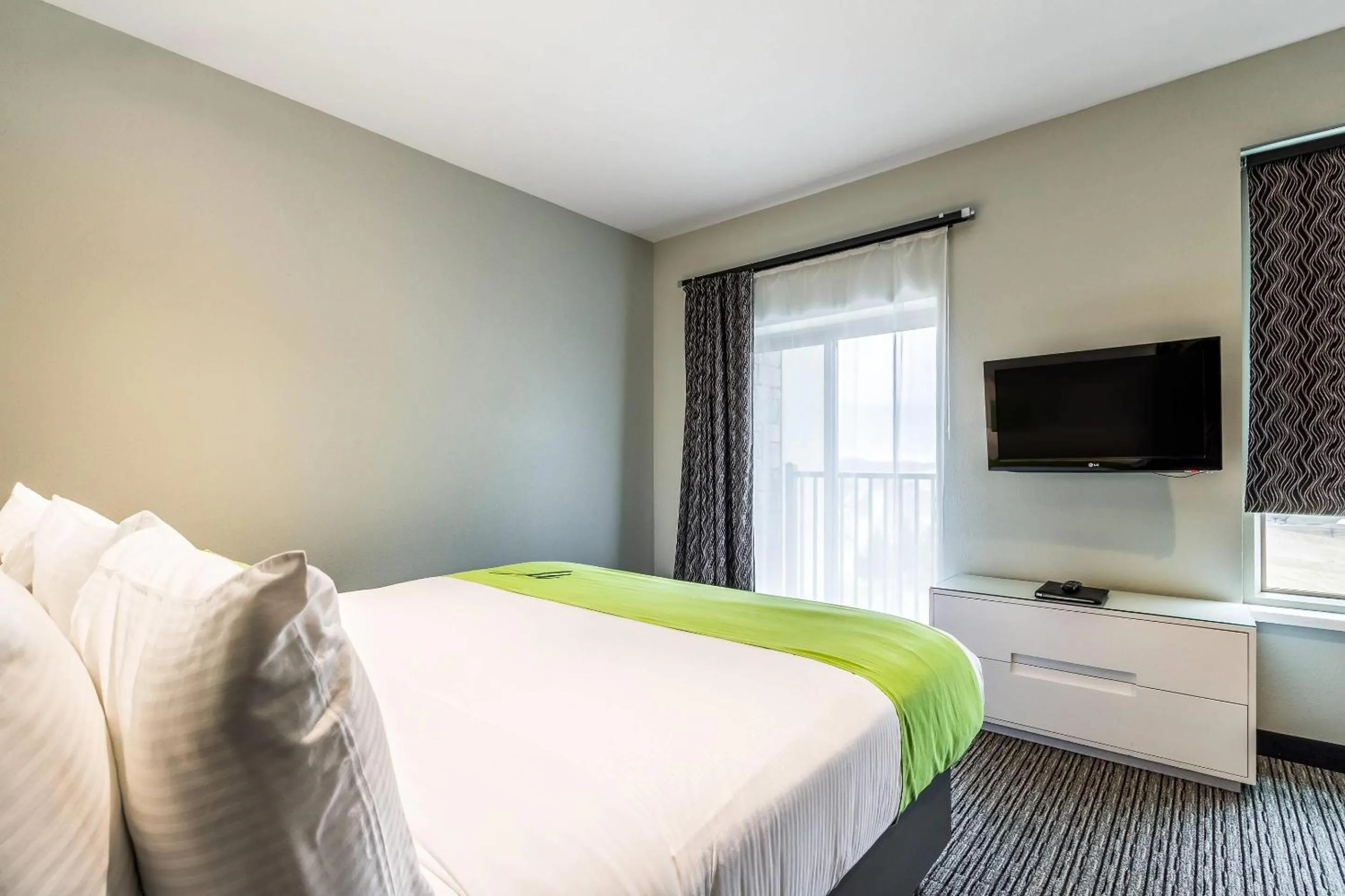 Bedroom, Bed in The Wallhouse Hotel, an Ascend Collection Hotel