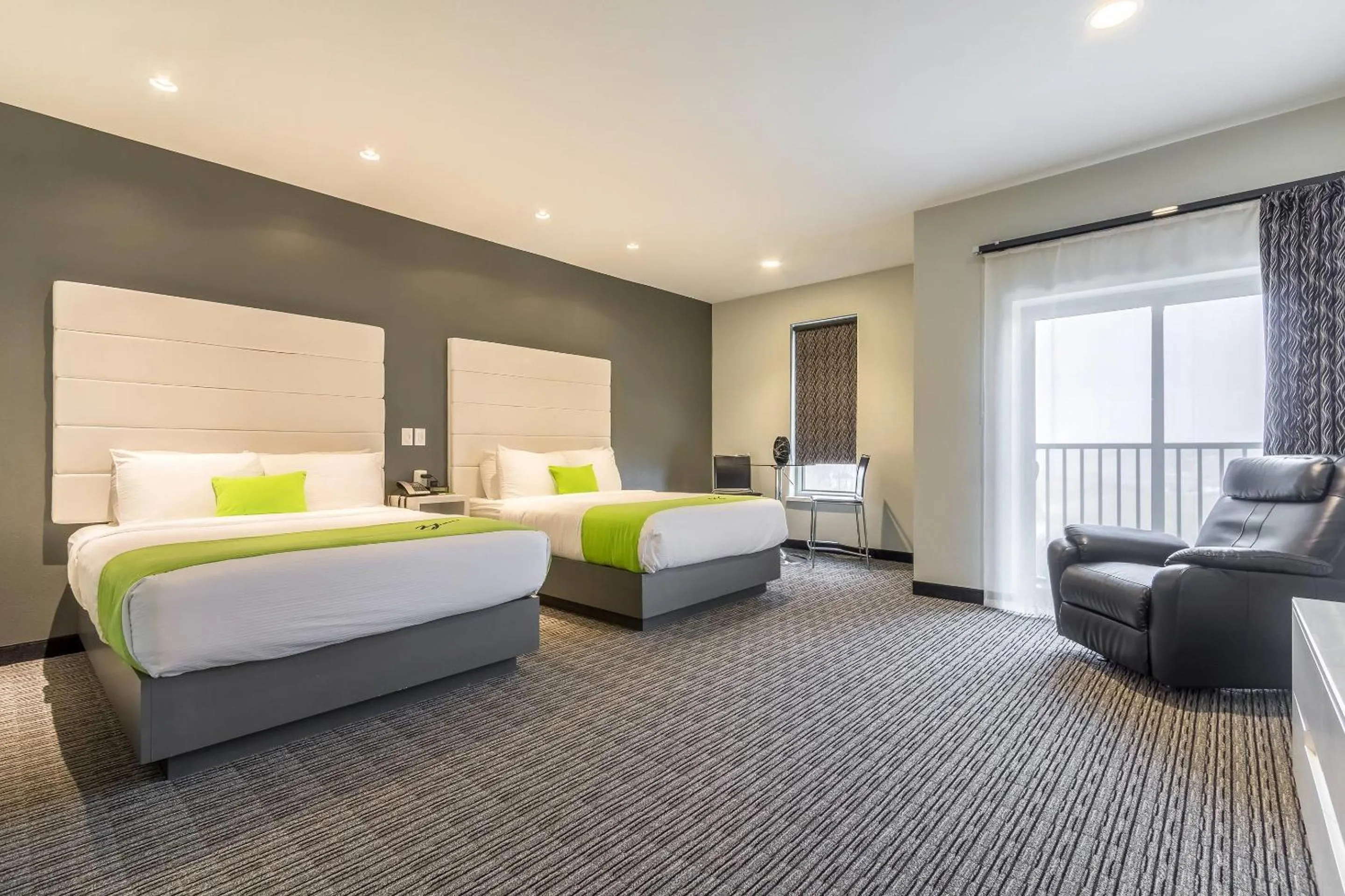 Bedroom, Bed in The Wallhouse Hotel, an Ascend Collection Hotel