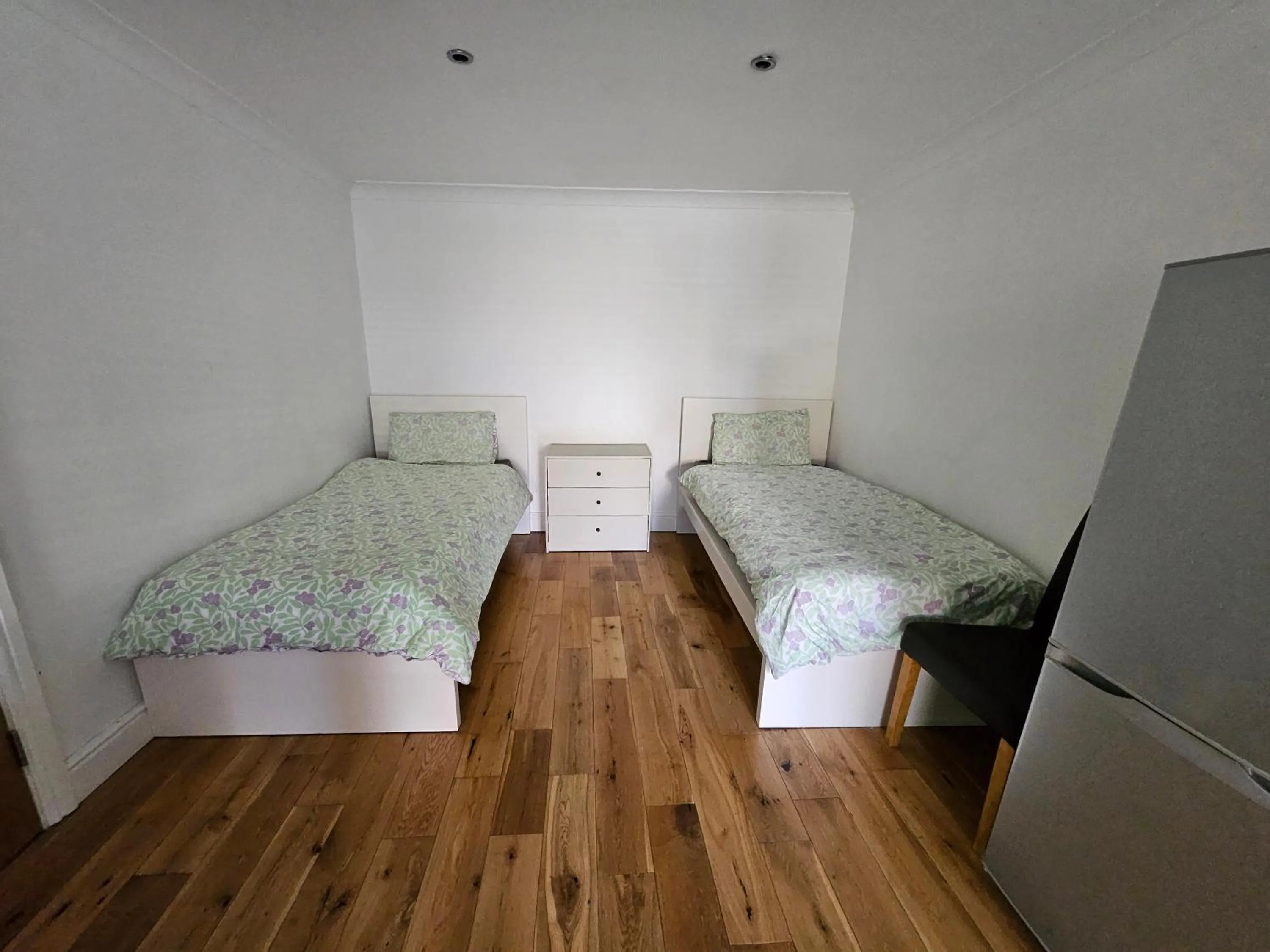 Bed in SnoozeDen Westmead - Windsor Castle & Legoland