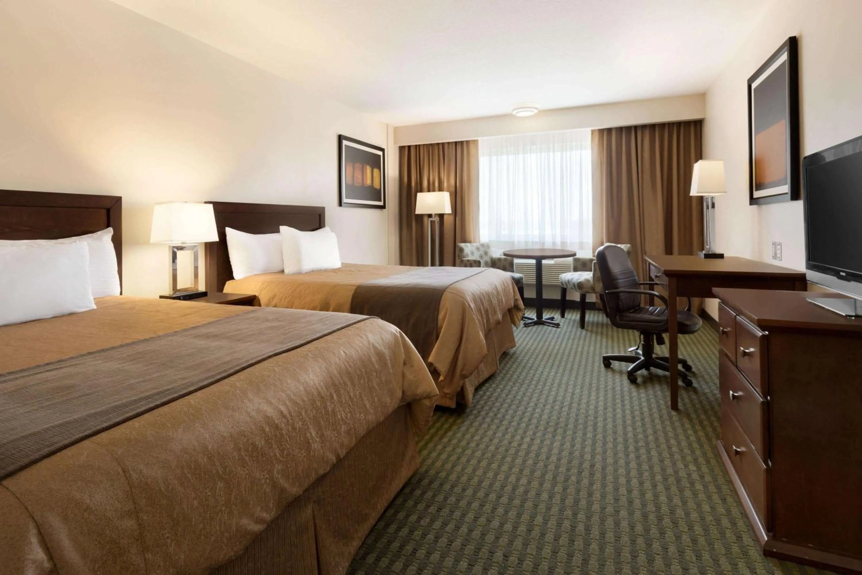 Photo of the whole room, Bed in Travelodge Hotel by Wyndham Weyburn