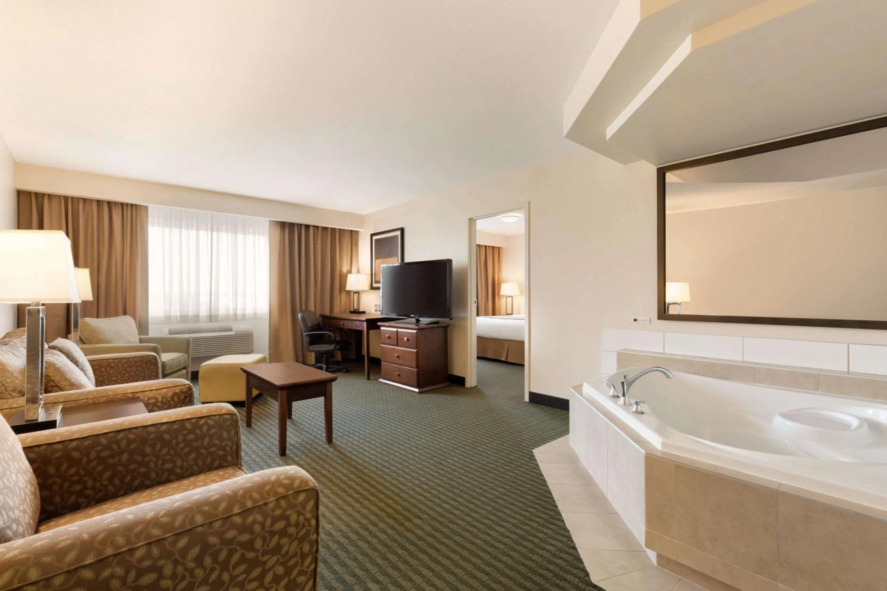 Photo of the whole room, Bed in Travelodge Hotel by Wyndham Weyburn