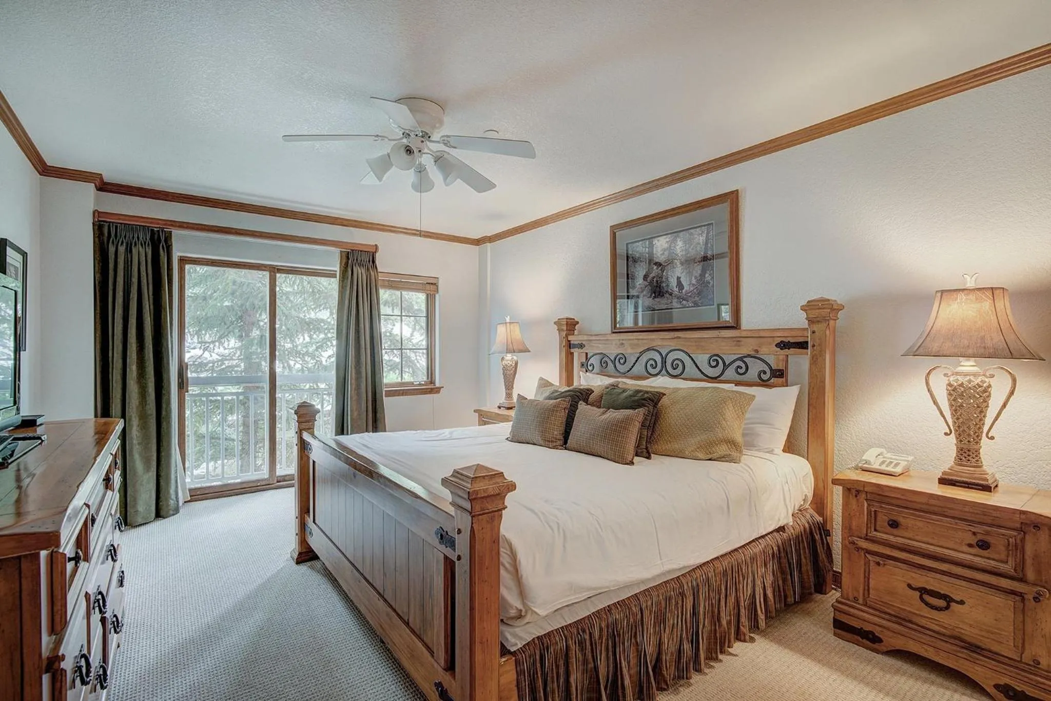 Photo of the whole room, Bed in St James Beaver Creek, A Vail Resorts Property