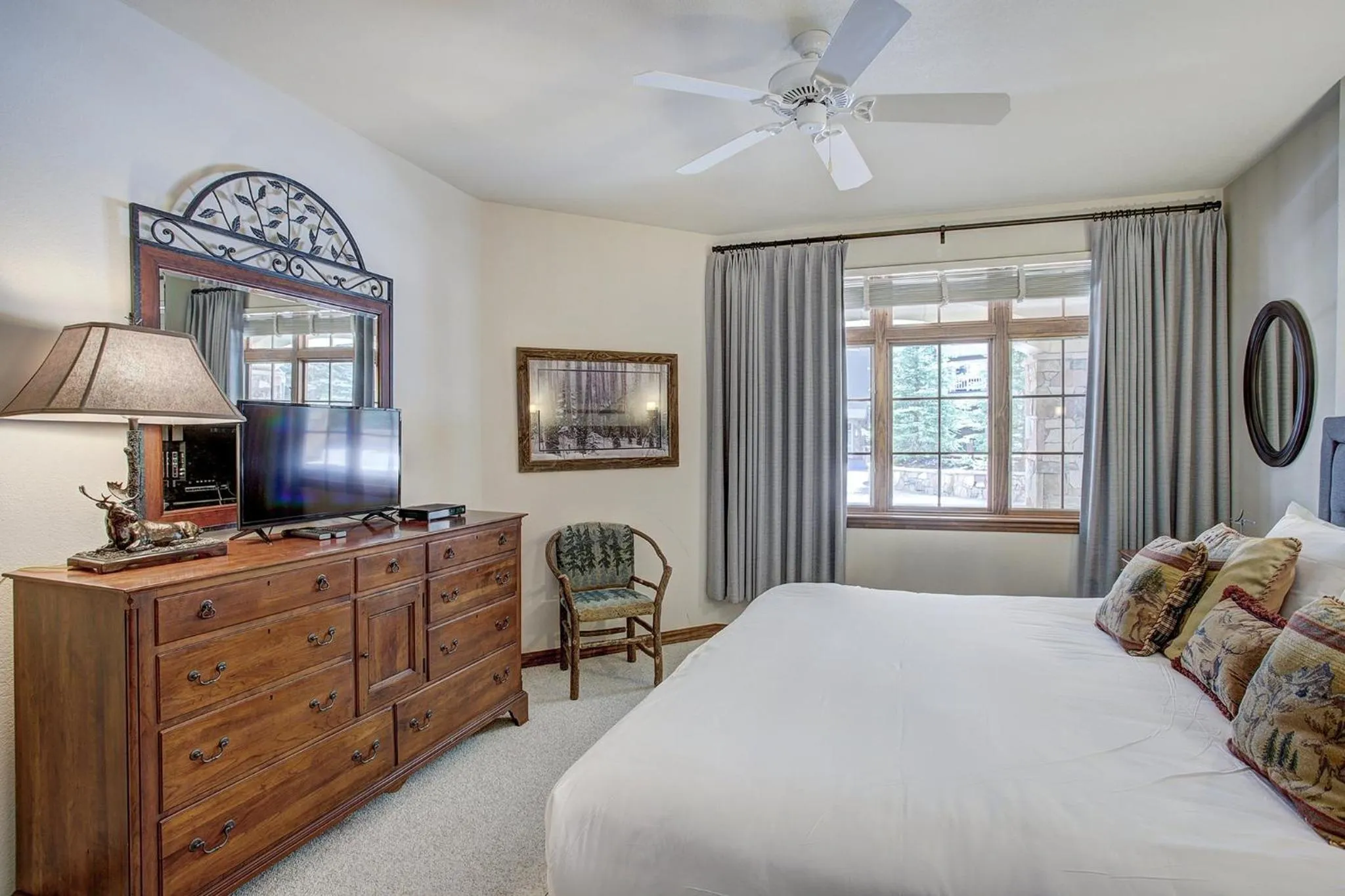 Photo of the whole room, Bed in St James Beaver Creek, A Vail Resorts Property