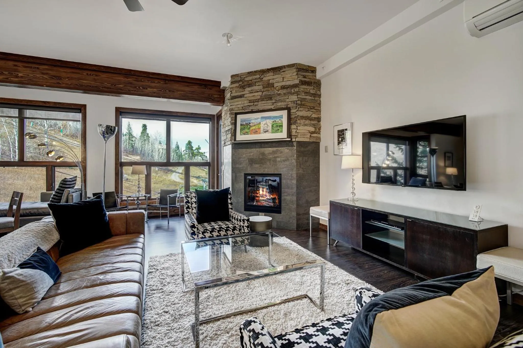Living room in The Osprey at Beaver Creek, a RockResort