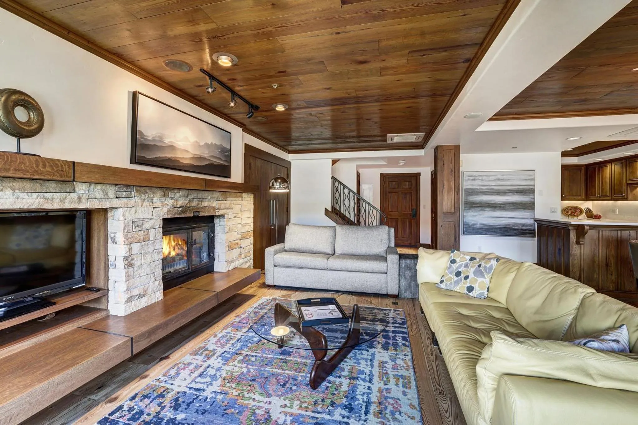 Living room in The Pines Lodge, a RockResort, by Vail Resorts