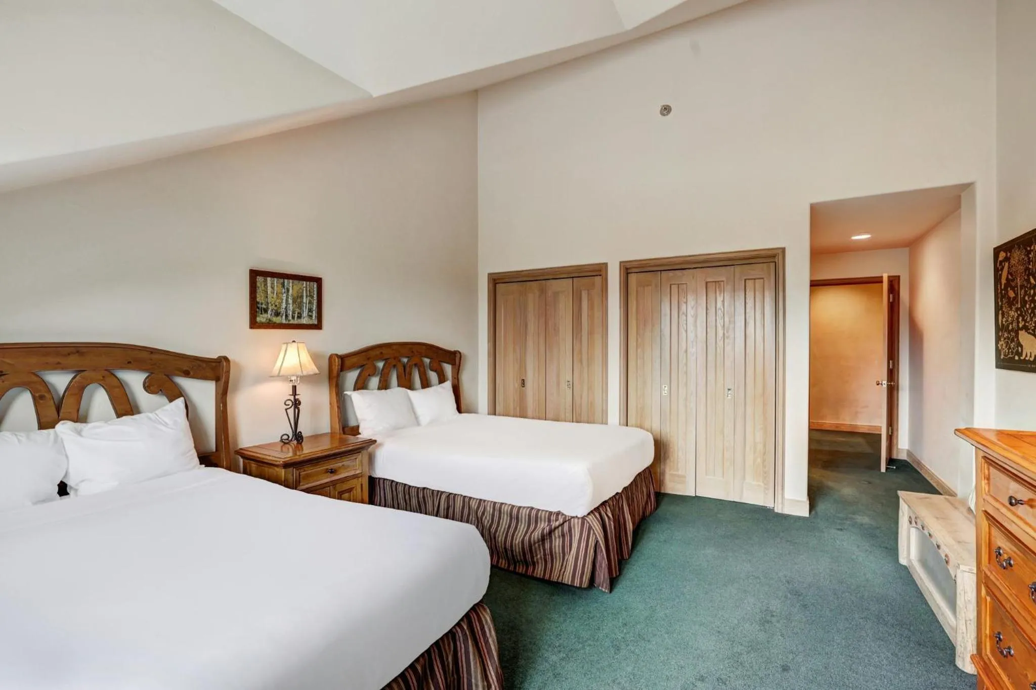 Bedroom, Bed in The Pines Lodge, a RockResort, by Vail Resorts