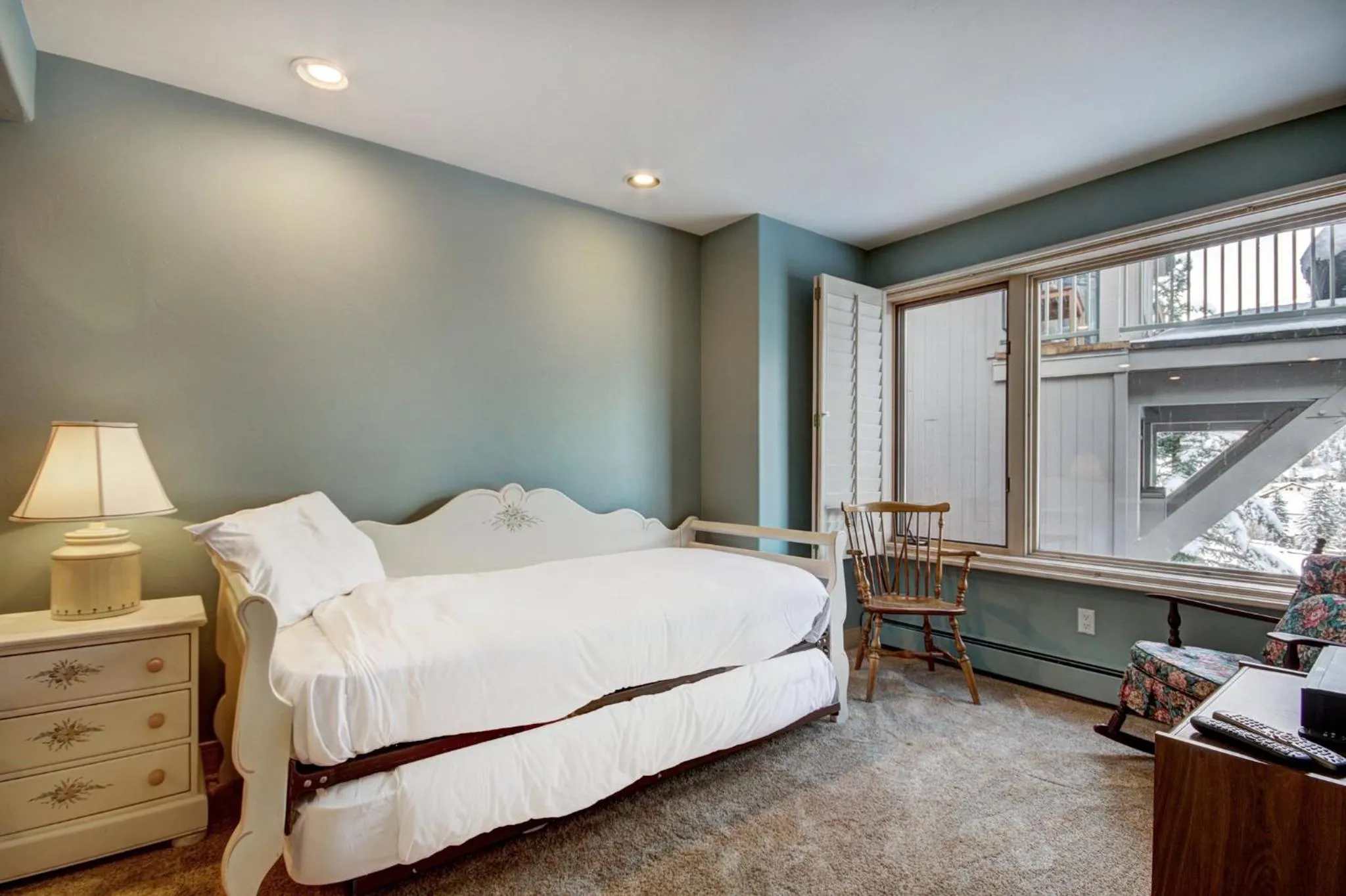 Photo of the whole room, Bed in The Pines Lodge, a RockResort, by Vail Resorts