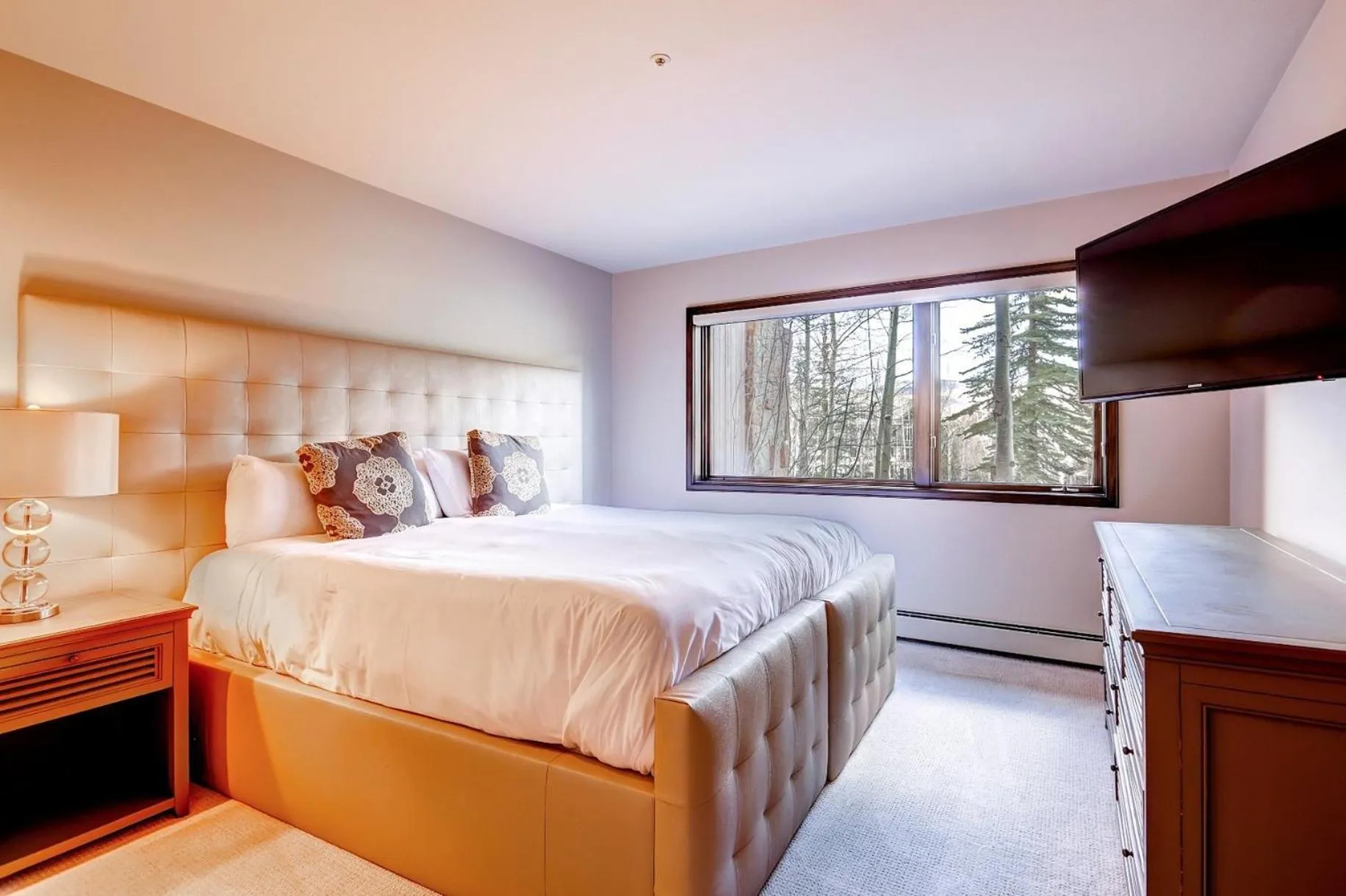 Bedroom, Bed in The Pines Lodge, a RockResort, by Vail Resorts
