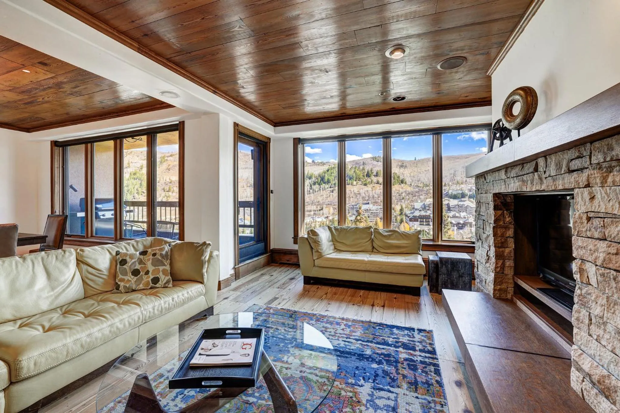 Living room in The Pines Lodge, a RockResort, by Vail Resorts