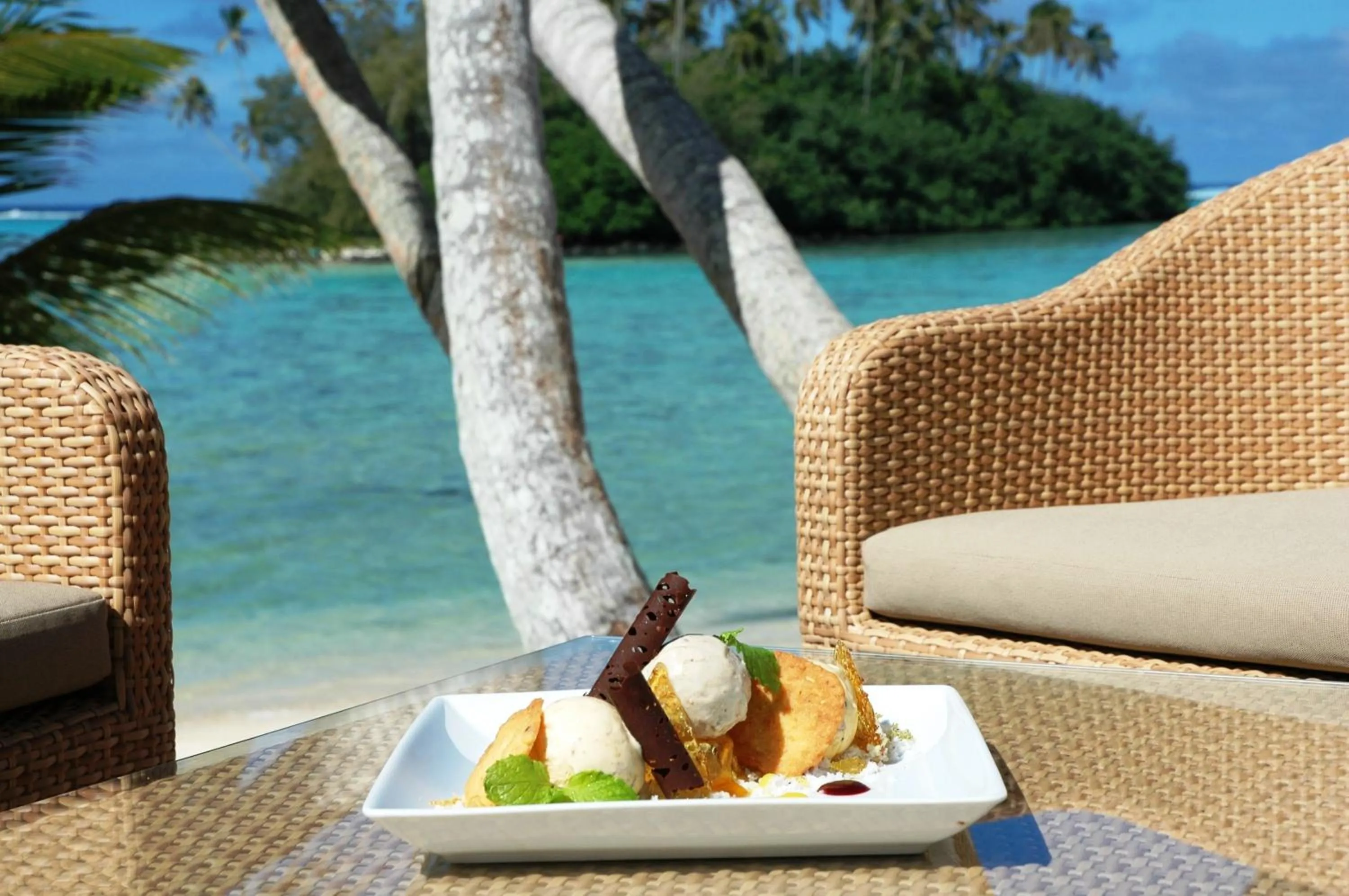 Restaurant/places to eat in Nautilus Resort