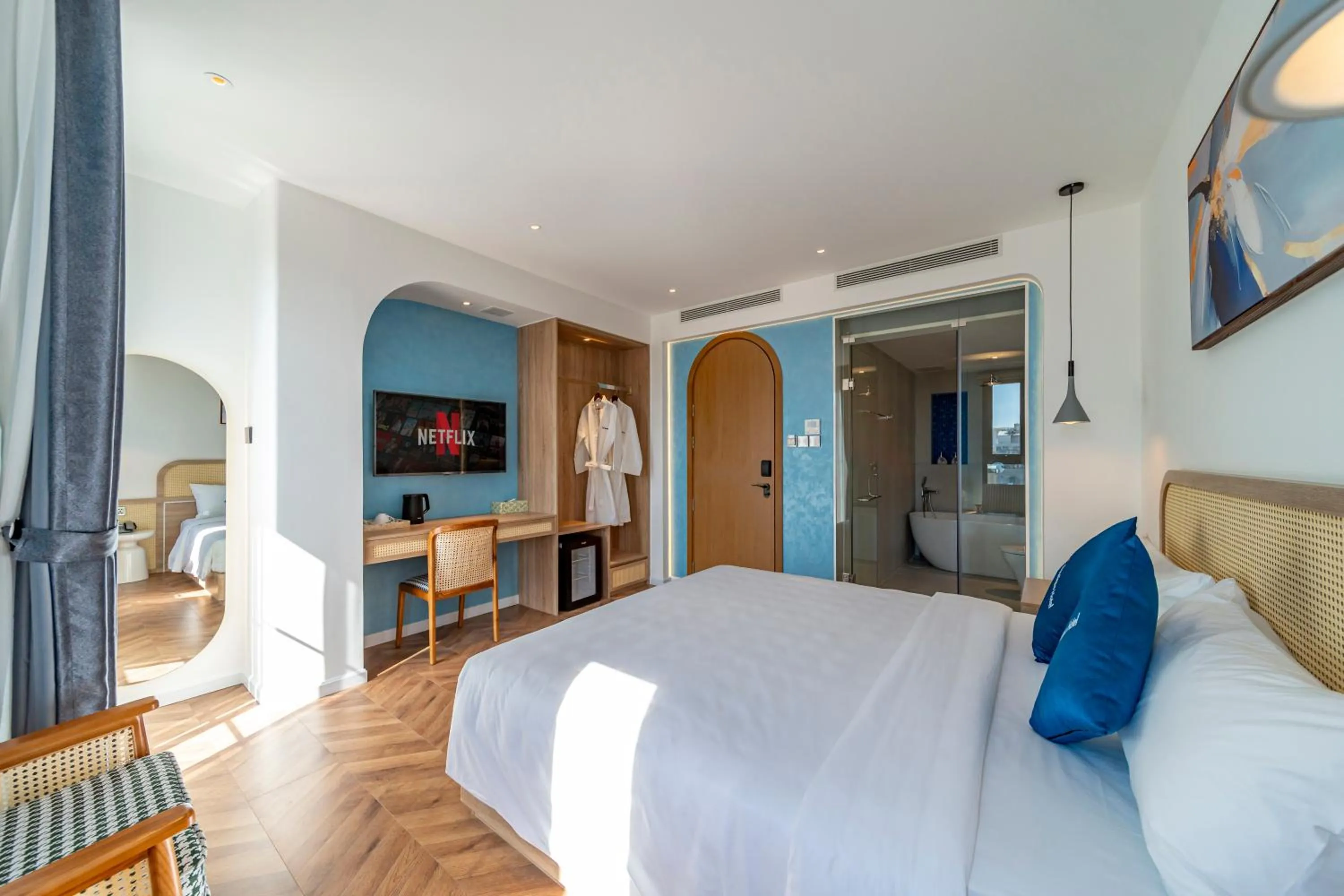 TV and multimedia, Bed in V Boutique Hotel - Complimentary refreshments