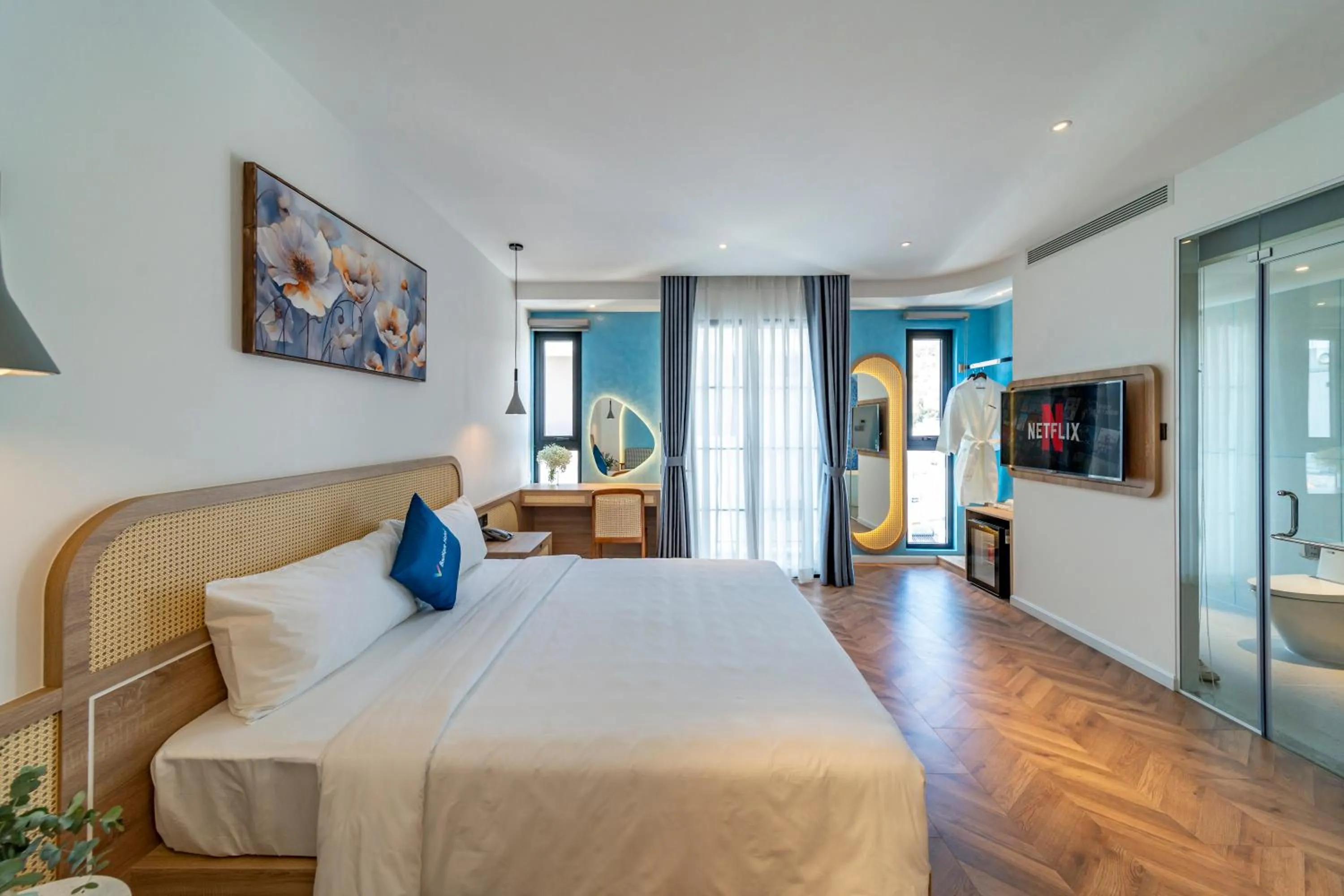 Bed in V Boutique Hotel - Complimentary refreshments