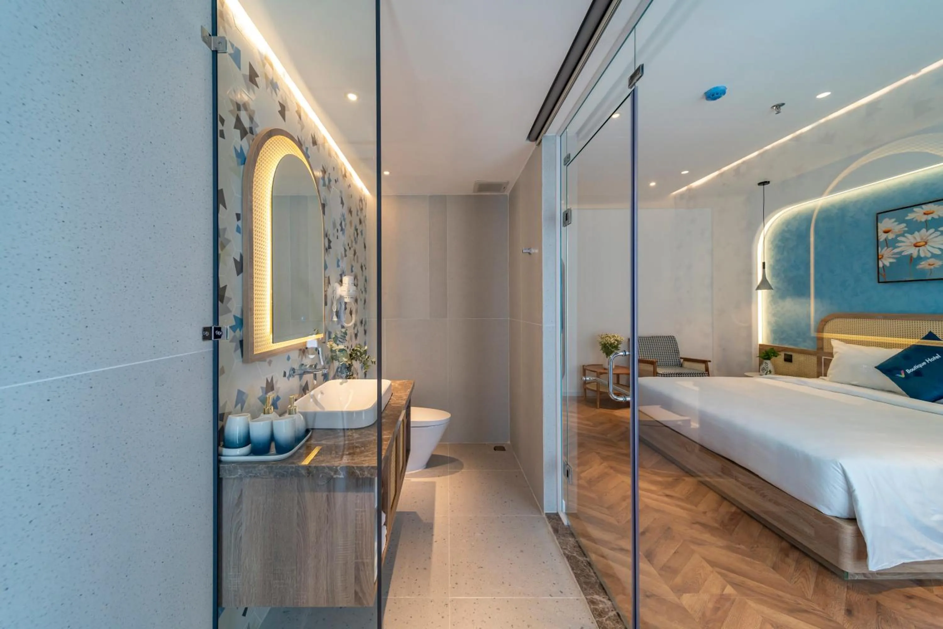 Shower, Bed in V Boutique Hotel - Complimentary refreshments