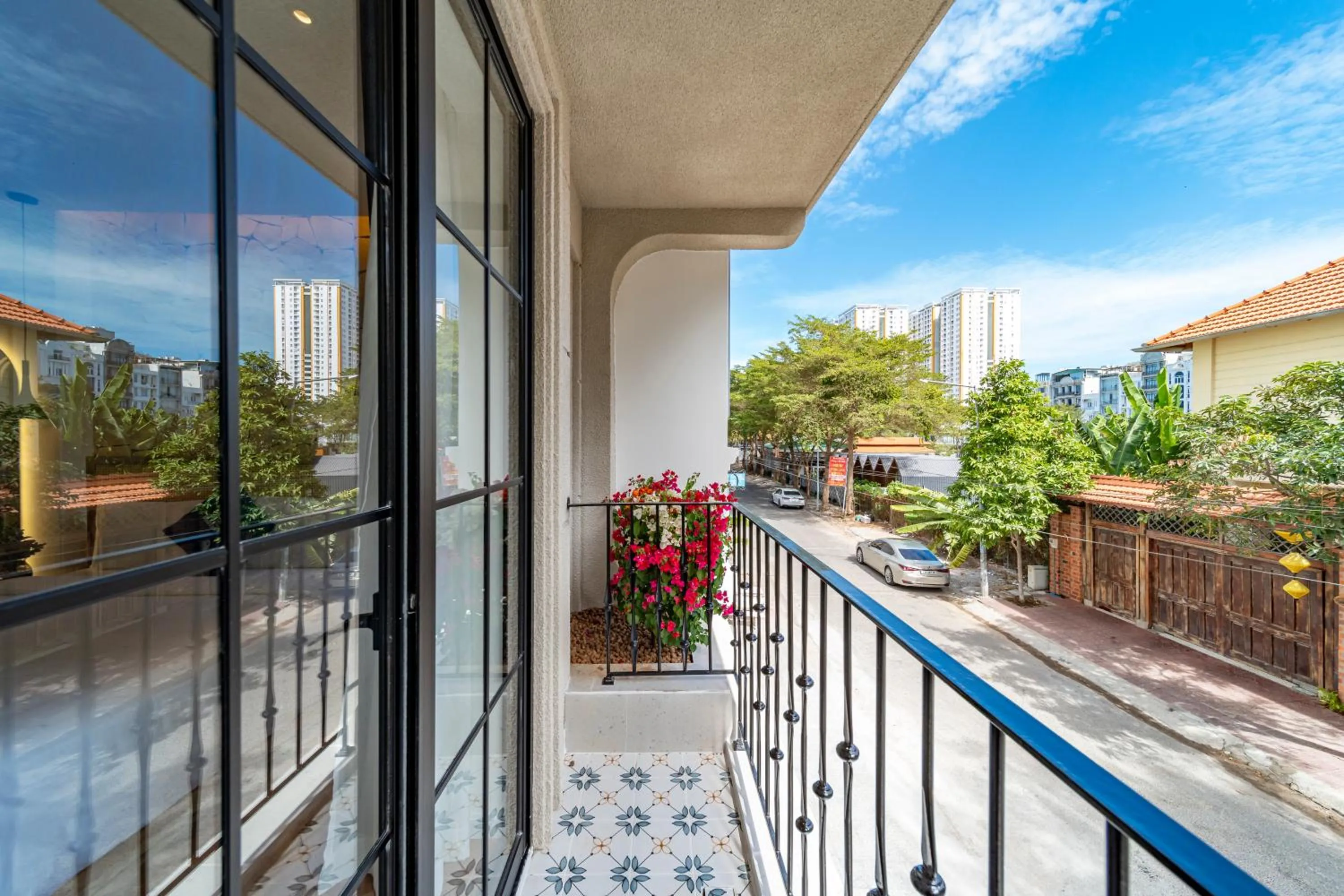 Neighbourhood in V Boutique Hotel - Complimentary refreshments