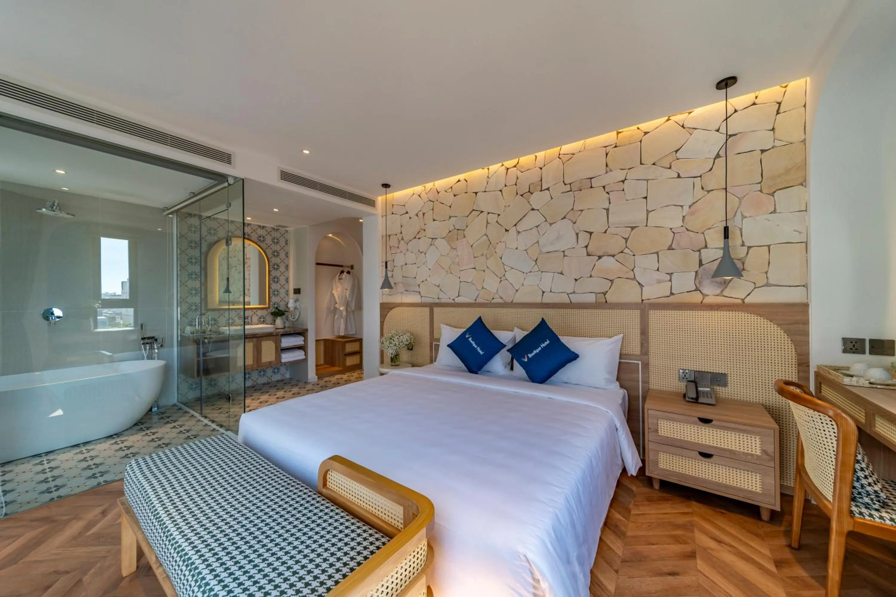 Bed in V Boutique Hotel - Complimentary refreshments