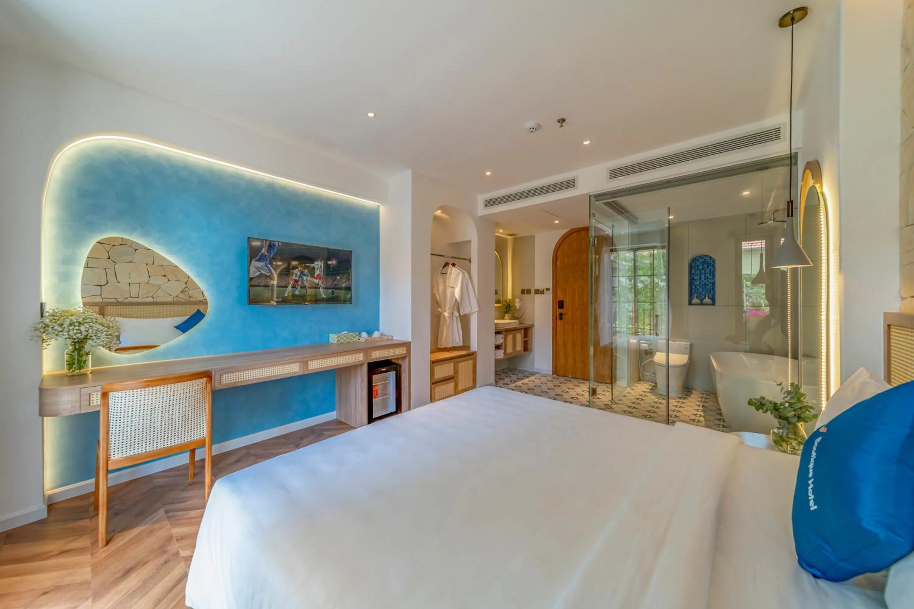 Bedroom, Bed in V Boutique Hotel - Complimentary refreshments