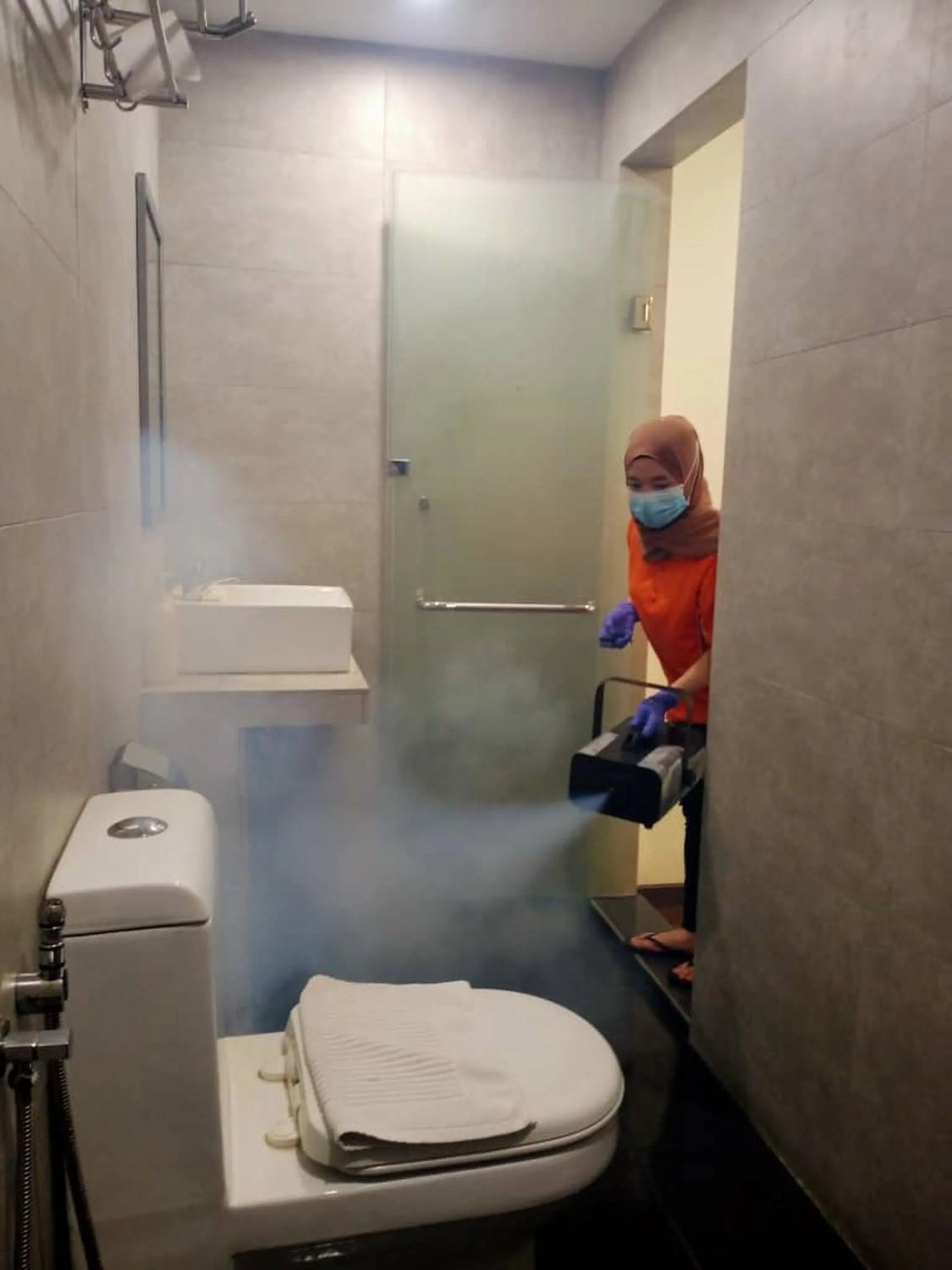 Toilet in 1 Orange Hotel Kuchai Lama KUALA LUMPUR