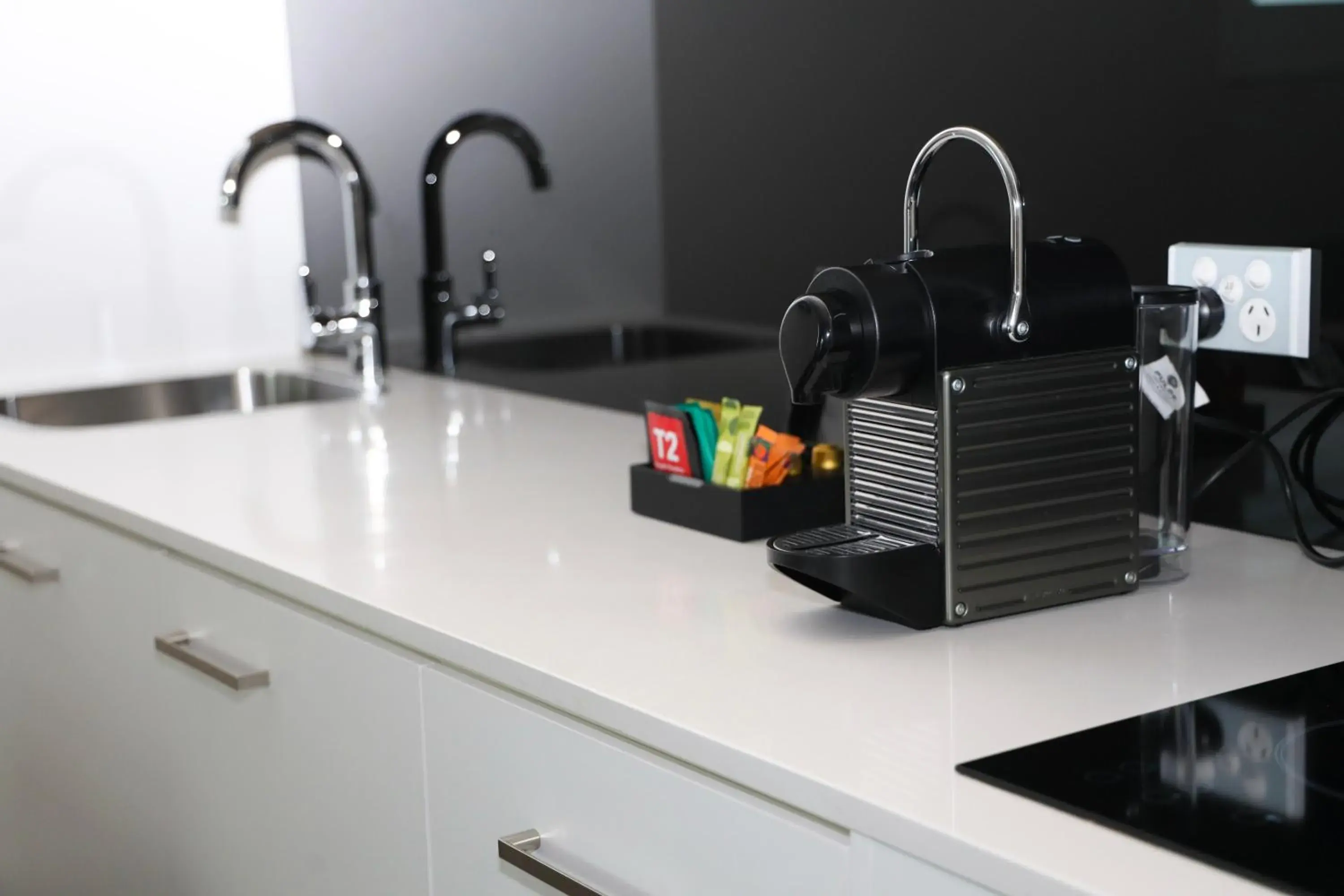 One Bedroom Executive Apartment with Balcony in Avenue Hotel Canberra One Bedroom Executive Apartment with Balcony in Avenue Hotel Canberra