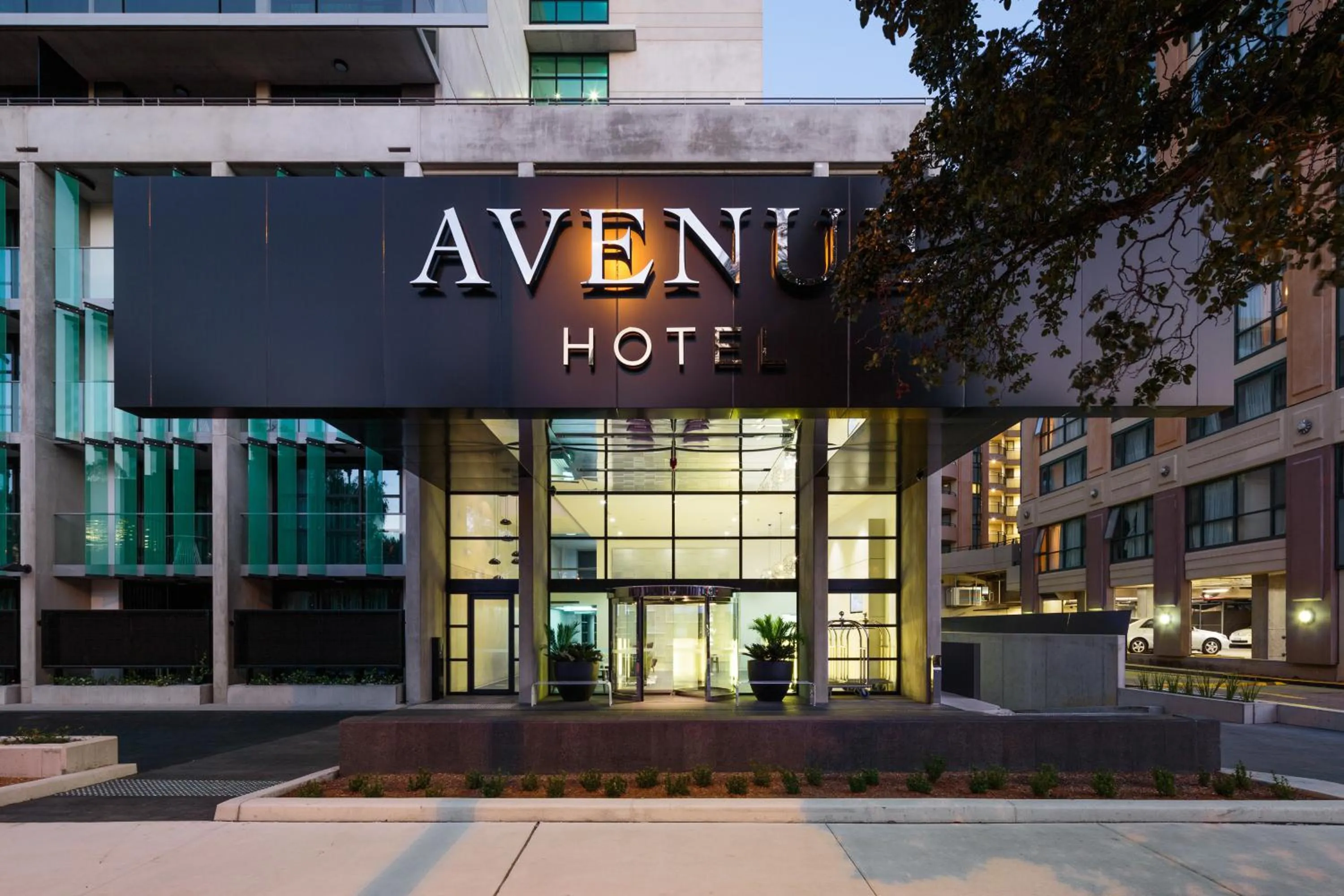 Facade/entrance in Avenue Hotel Canberra