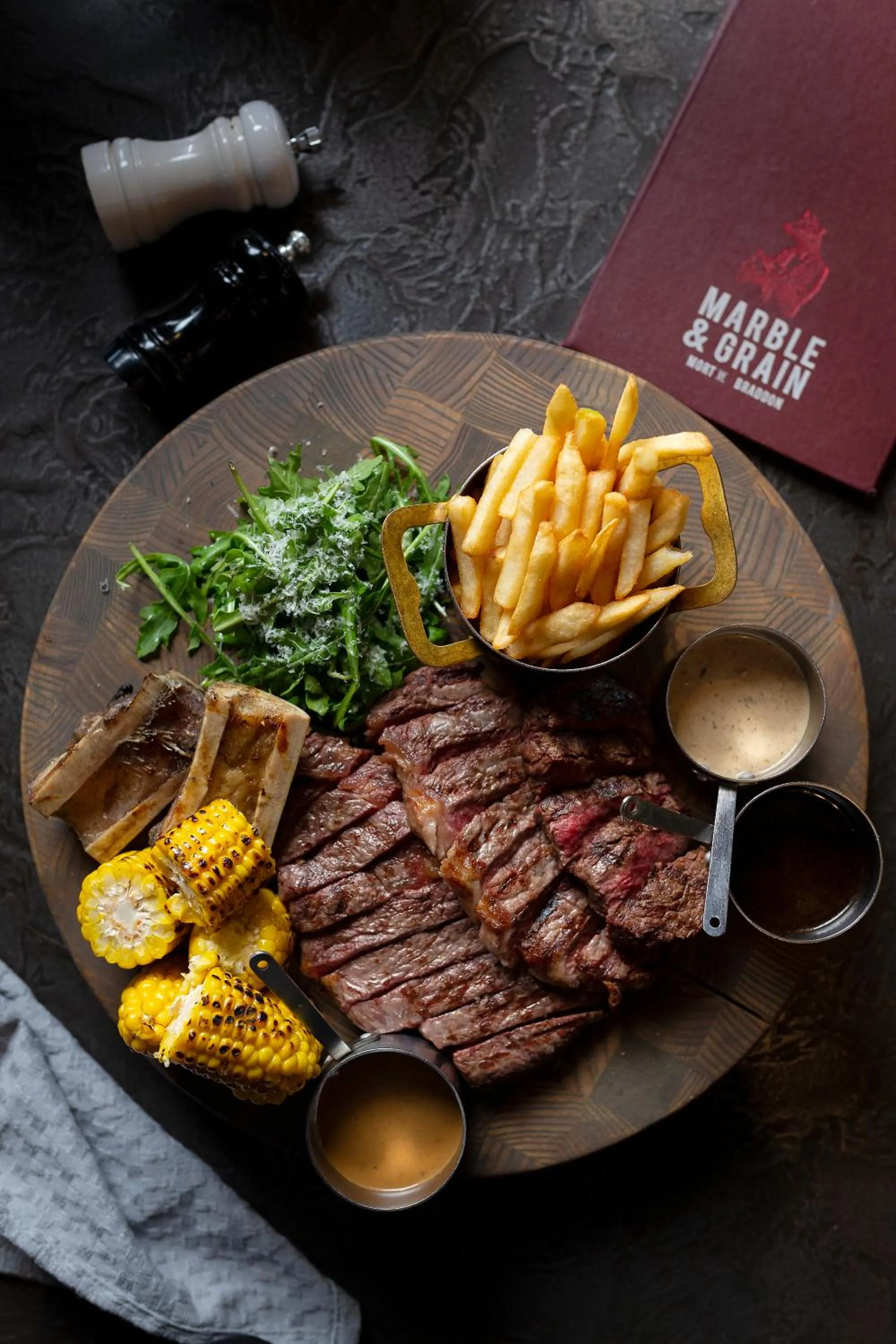 Restaurant/places to eat in Avenue Hotel Canberra