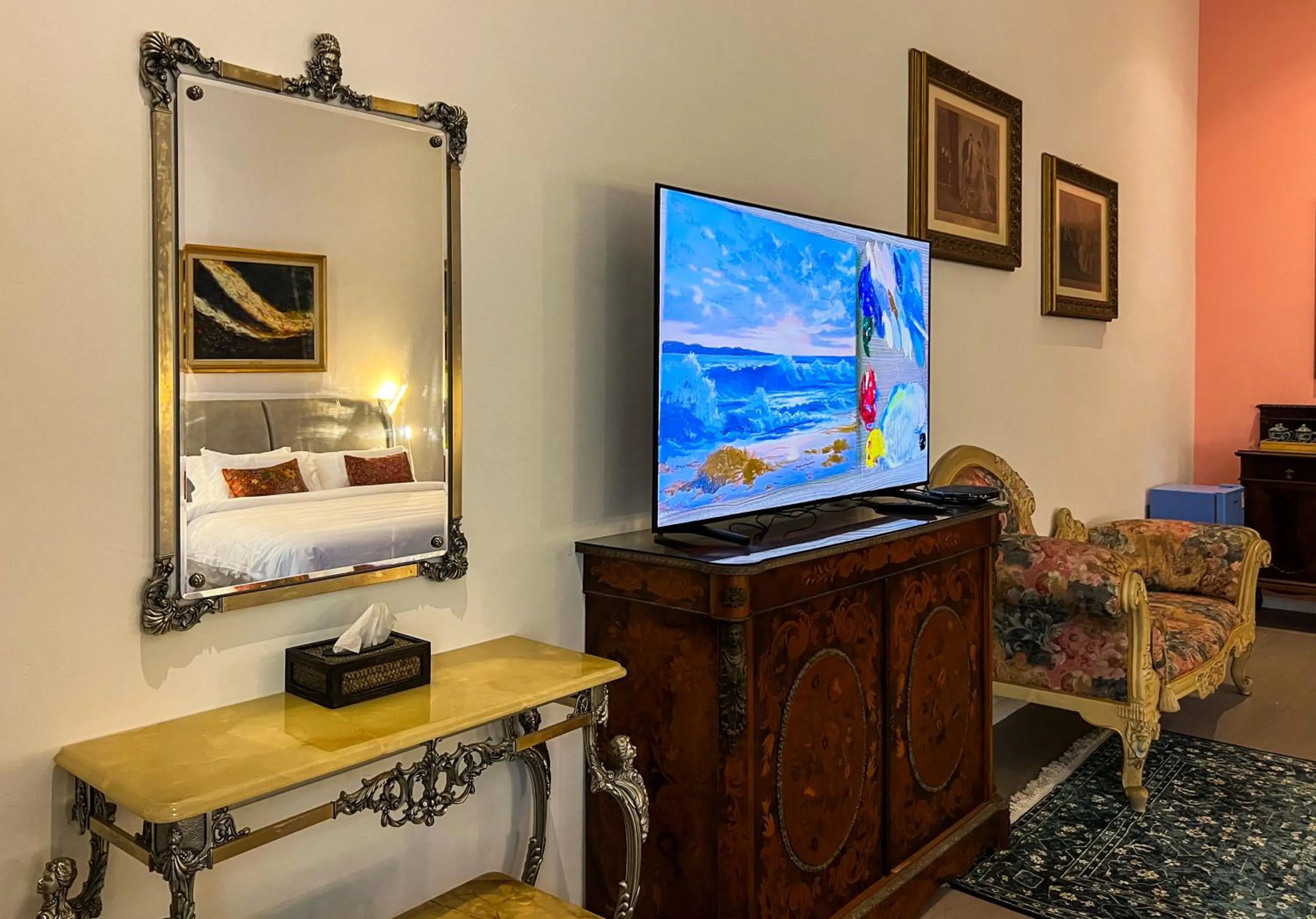 TV and multimedia in Peranakan Suites Georgetown