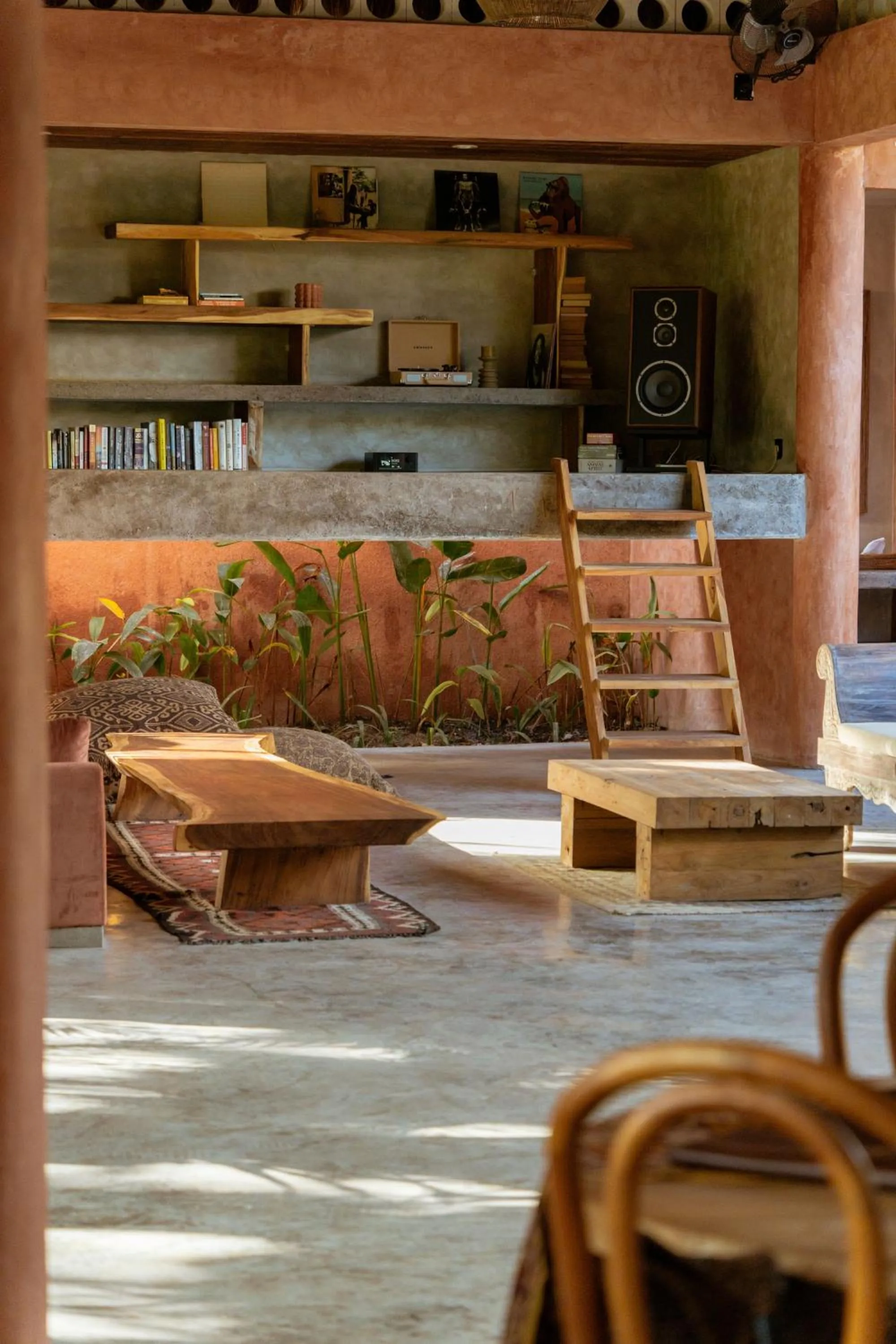 Library in Lulu's Villas