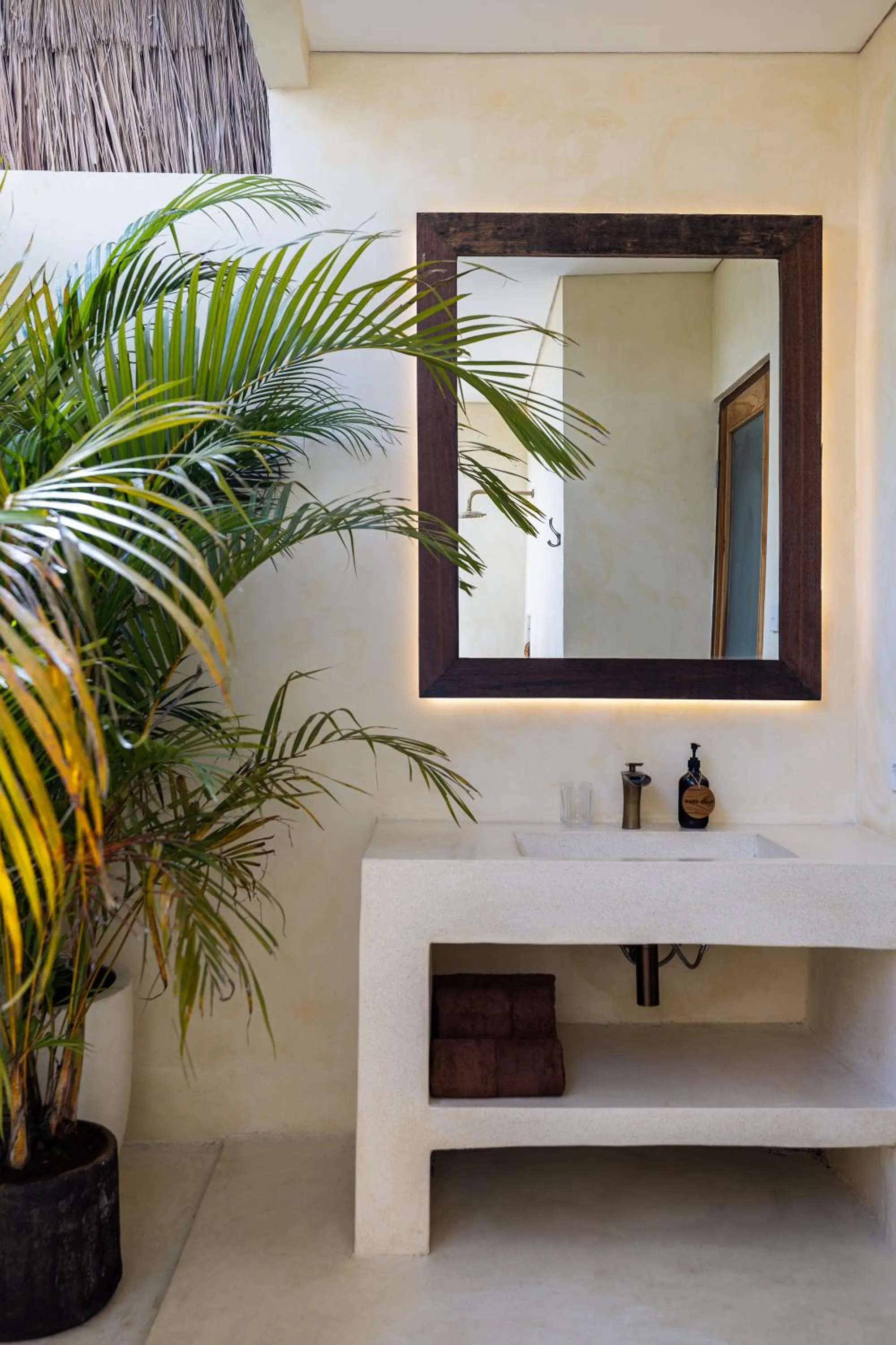 Public Bath in Lulu's Villas