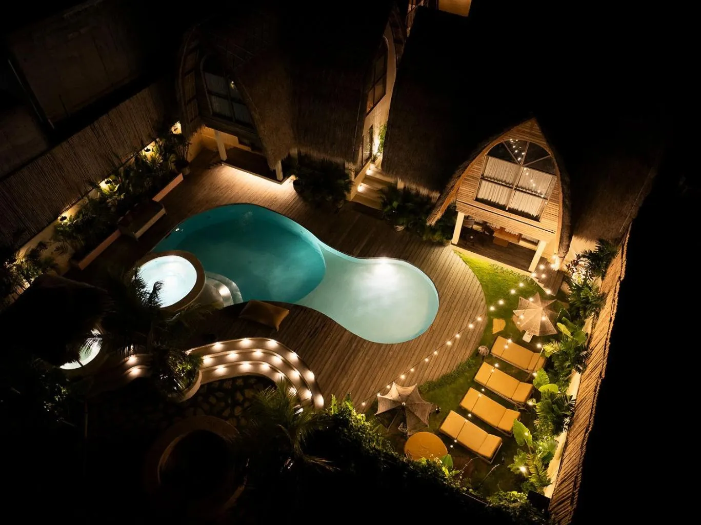 Night in Lulu's Villas