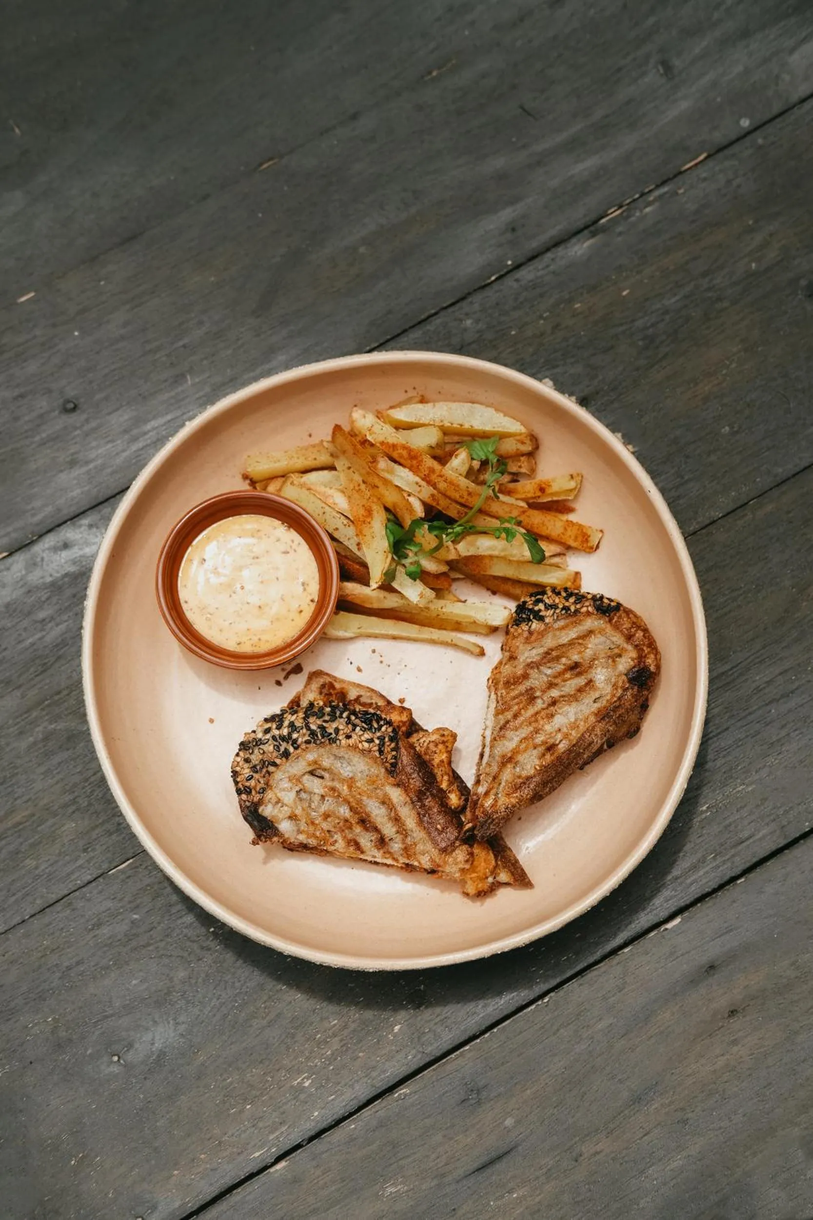 Restaurant/places to eat in Lulu's Villas