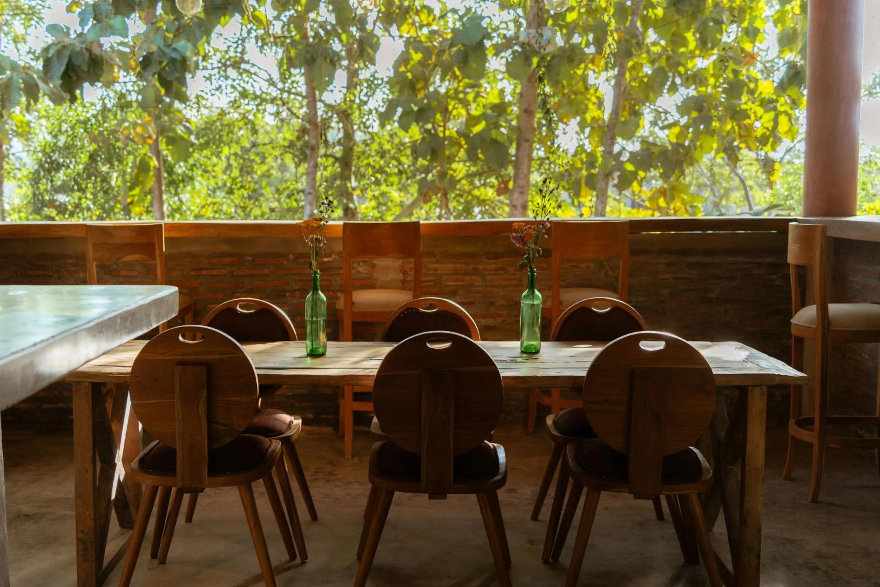 Restaurant/places to eat in Lulu's Villas