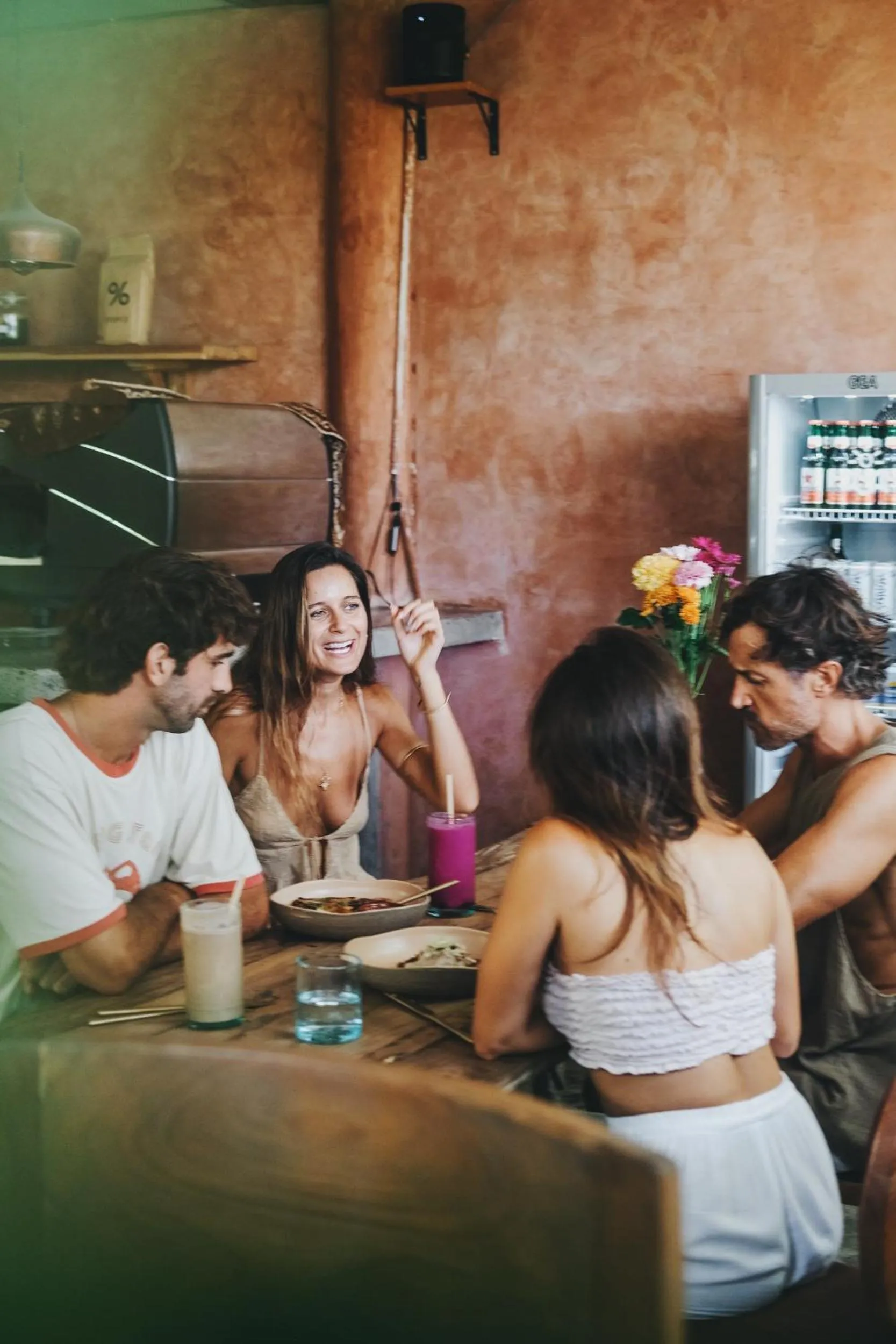 Restaurant/places to eat in Lulu's Villas