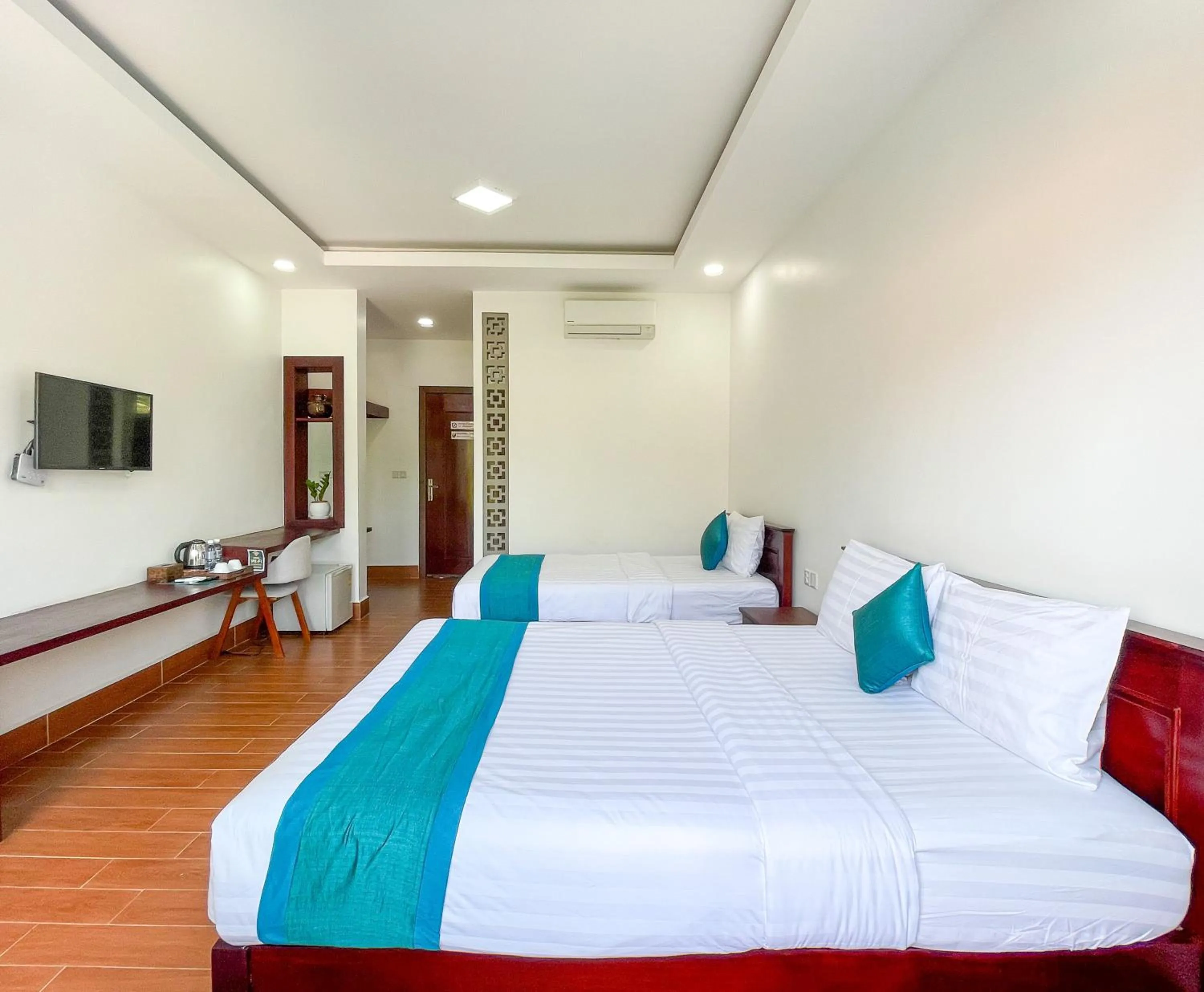 Bedroom, Bed in Angkearboss Villa