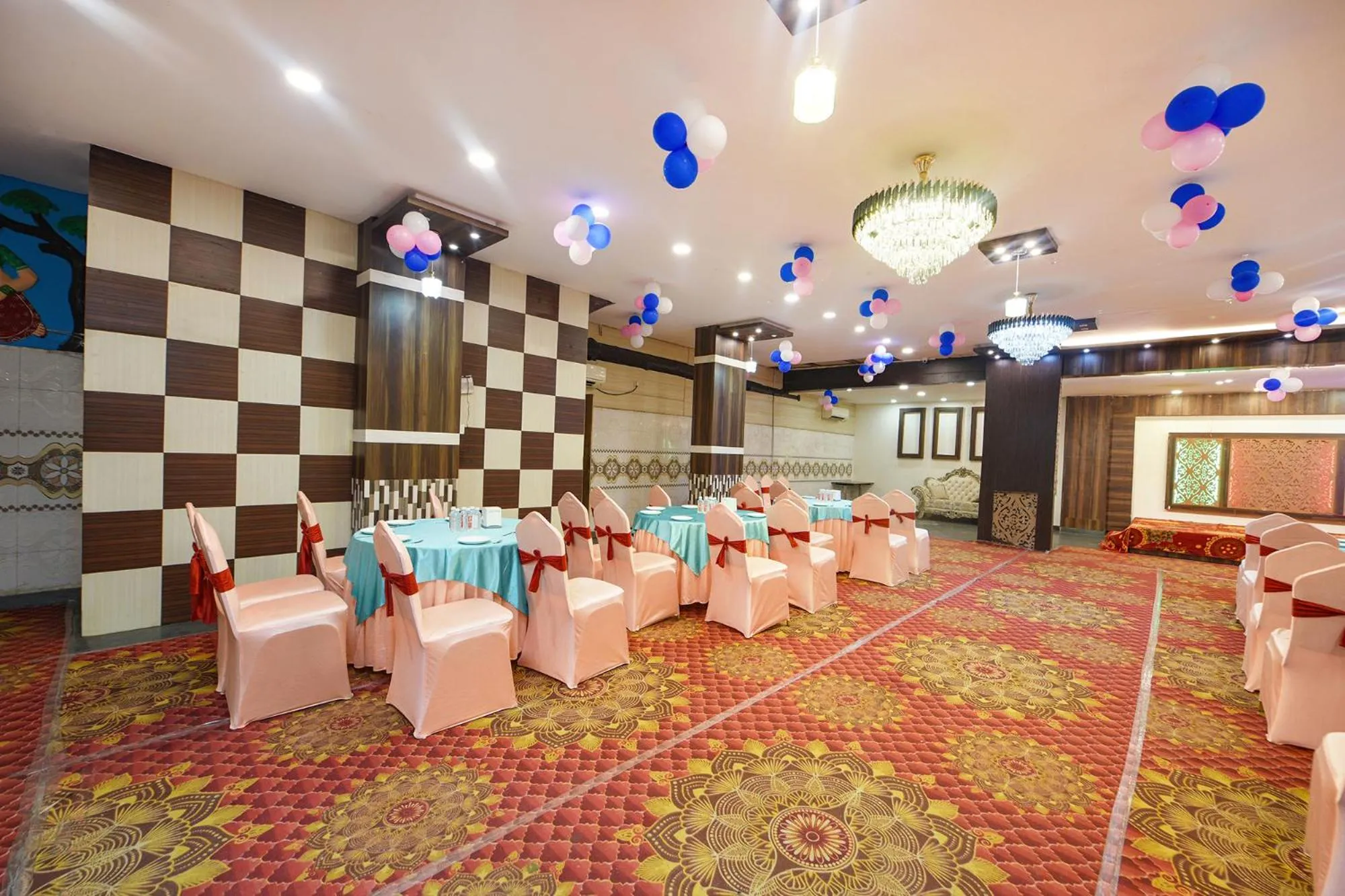Banquet/Function facilities in FabHotel Gracious Inn