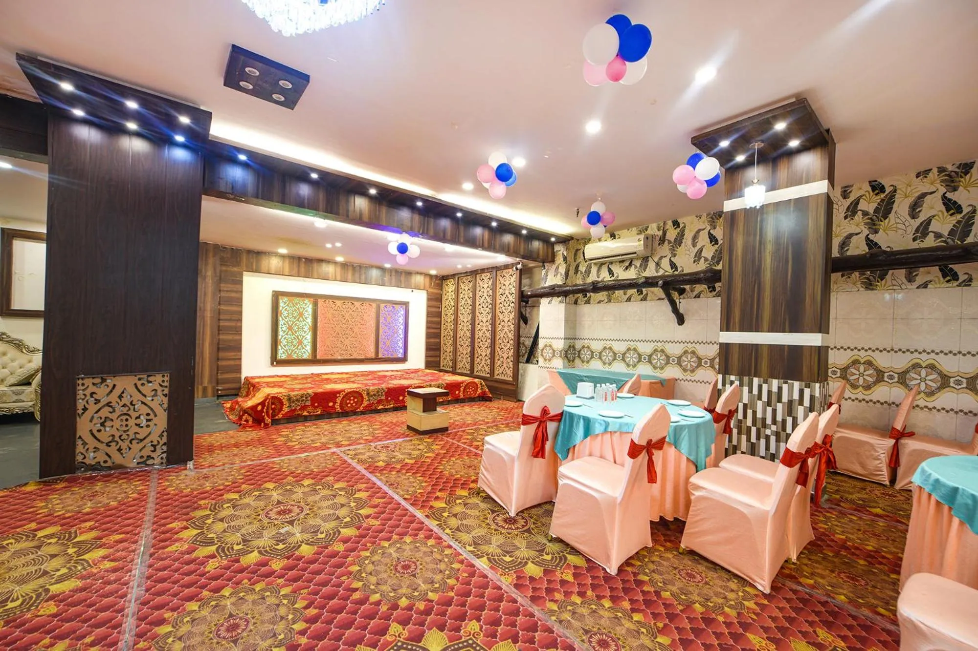 Banquet/Function facilities in FabHotel Gracious Inn