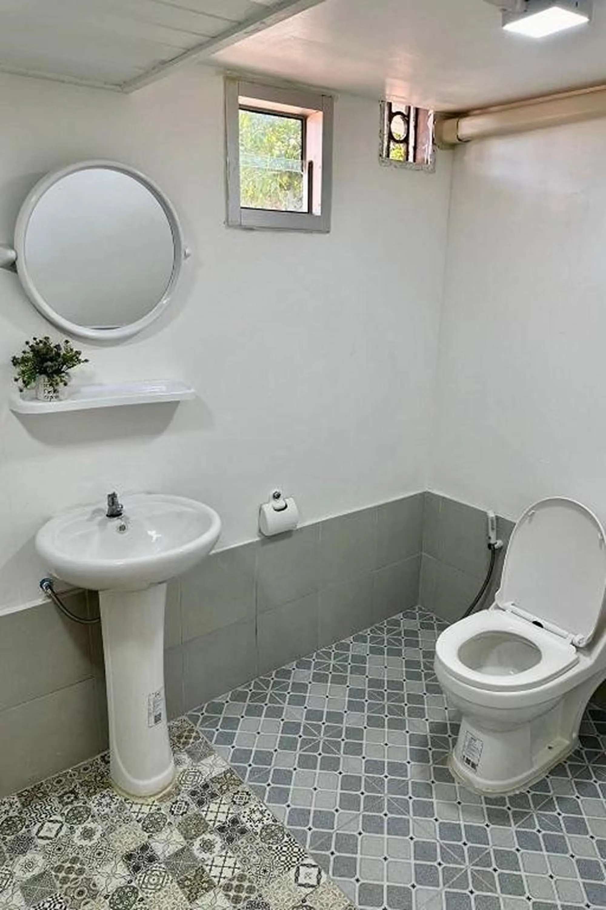 Toilet in Peang Tara Cafe & Resort