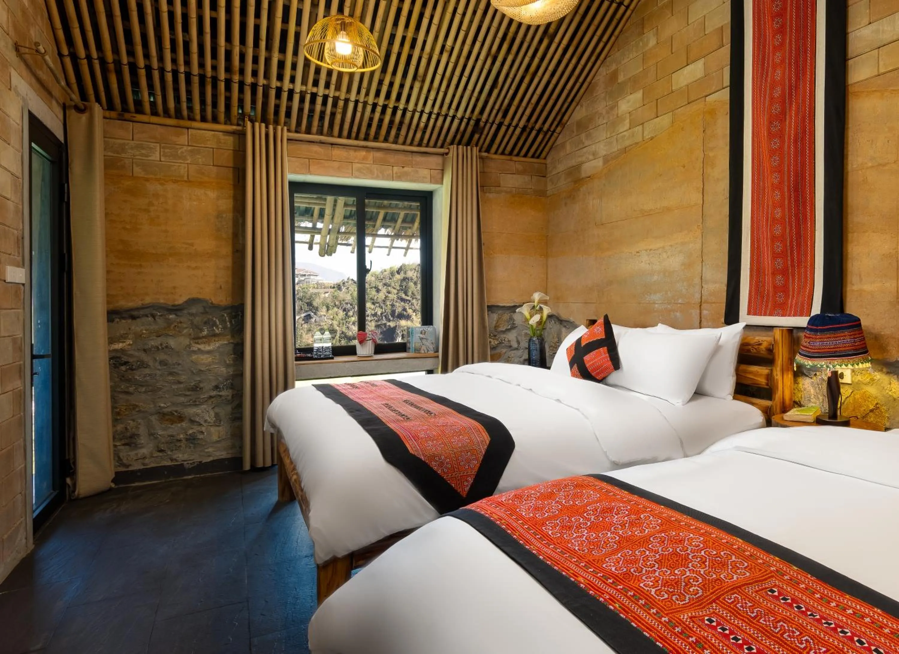 Bed in Sapaxa Spring Garden Ecolodge