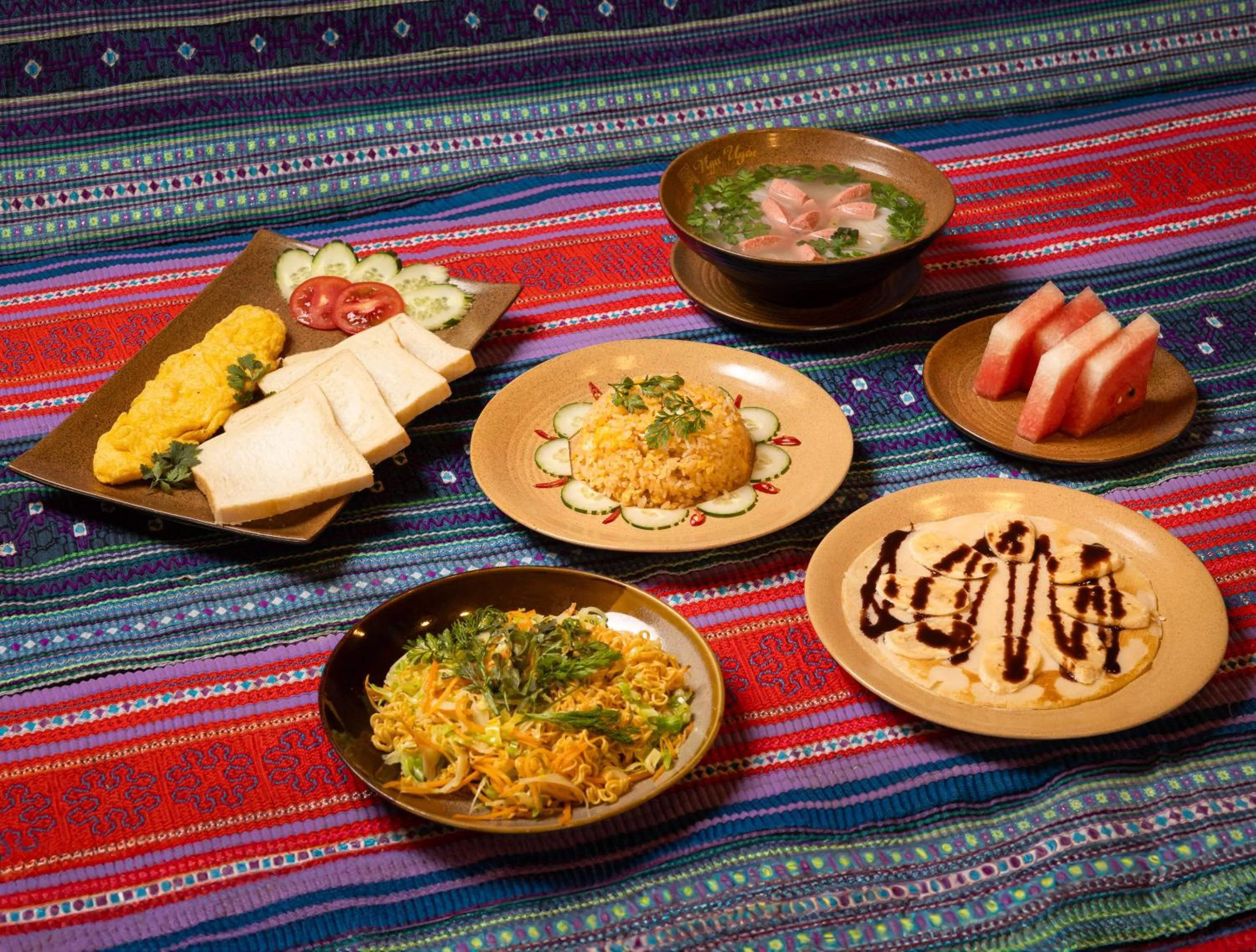 Breakfast in Sapaxa Spring Garden Ecolodge