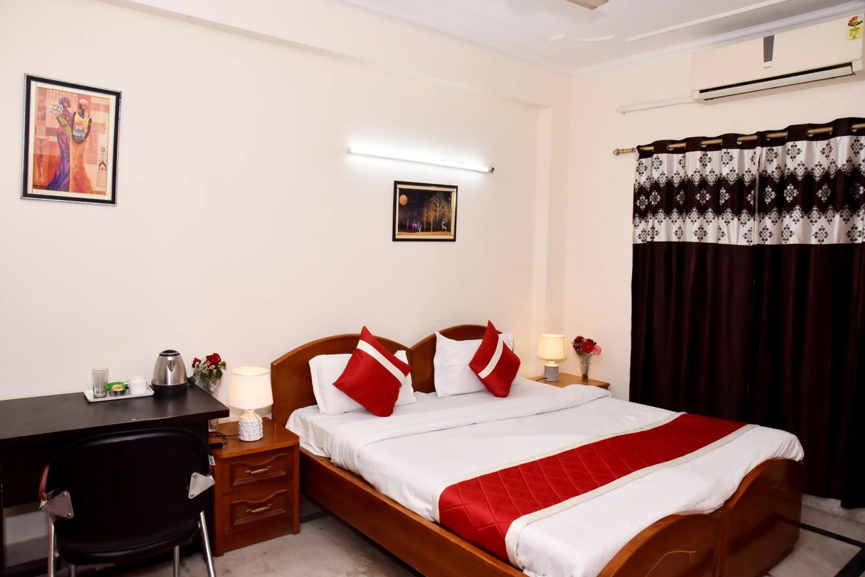 Bed in Hotel Sunshine