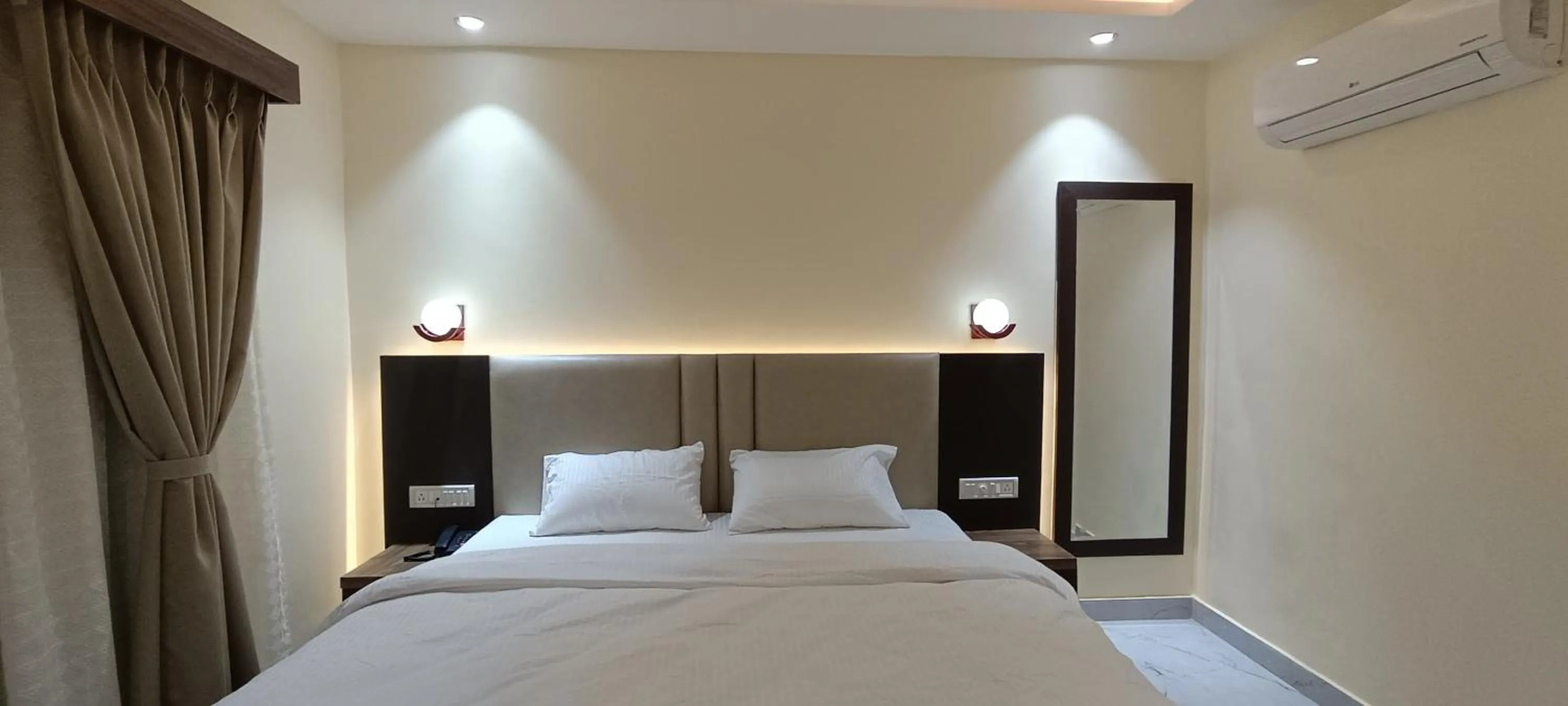 Bedroom, Bed in The Banaras Hotel