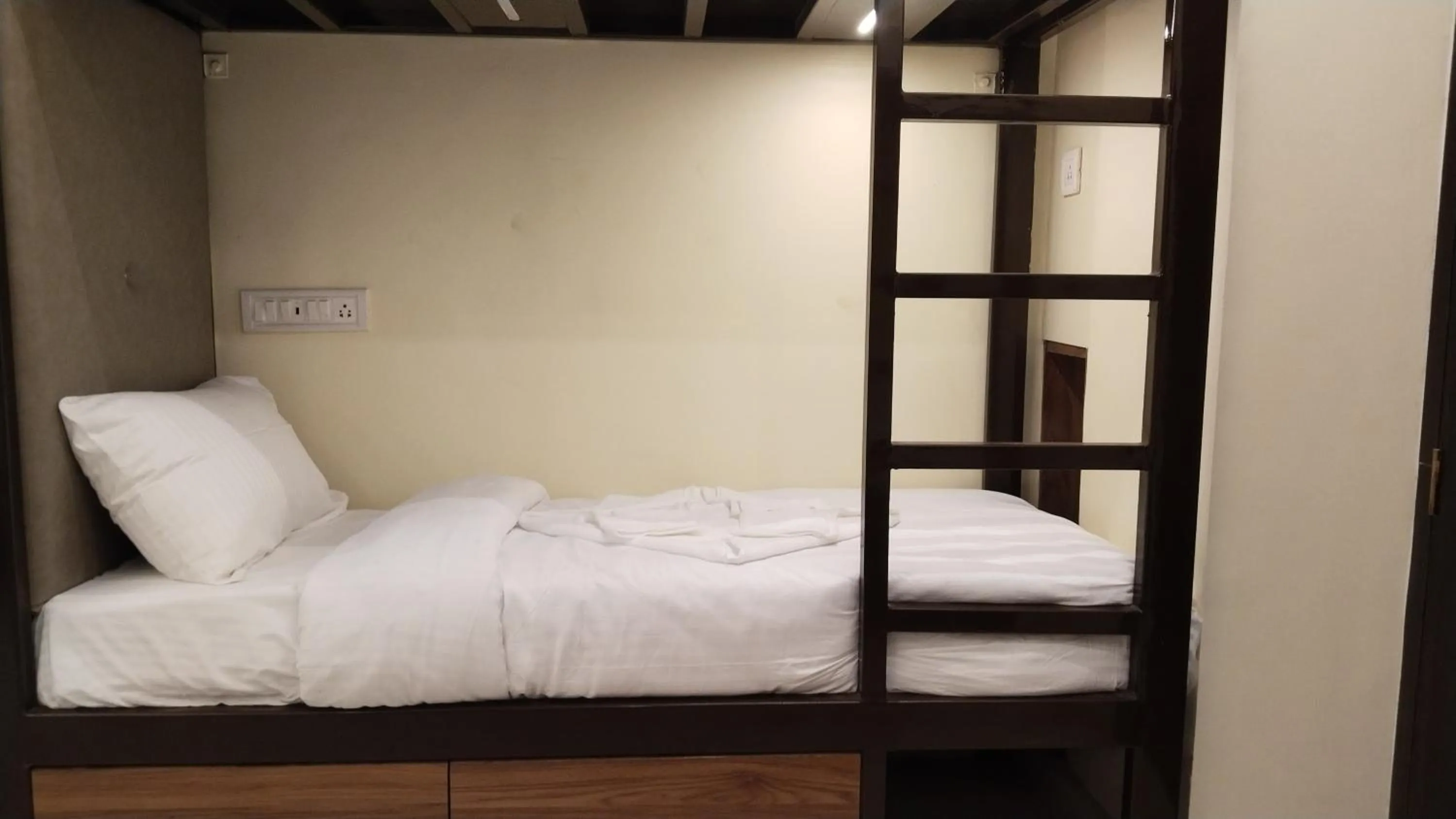 bunk bed, Bed in The Banaras Hotel