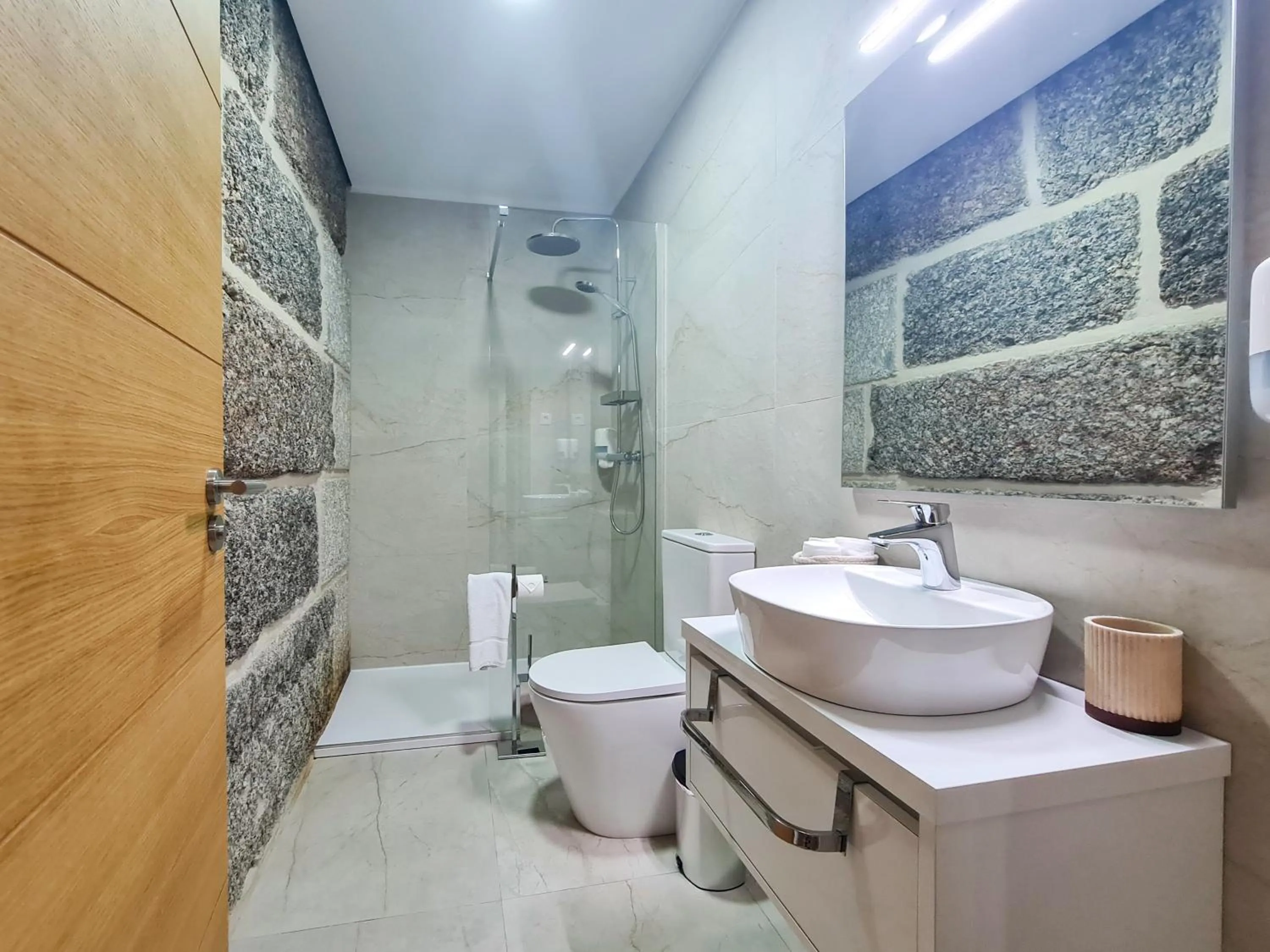 Bathroom in Casa d'Henrique Retreat Pool and Spa