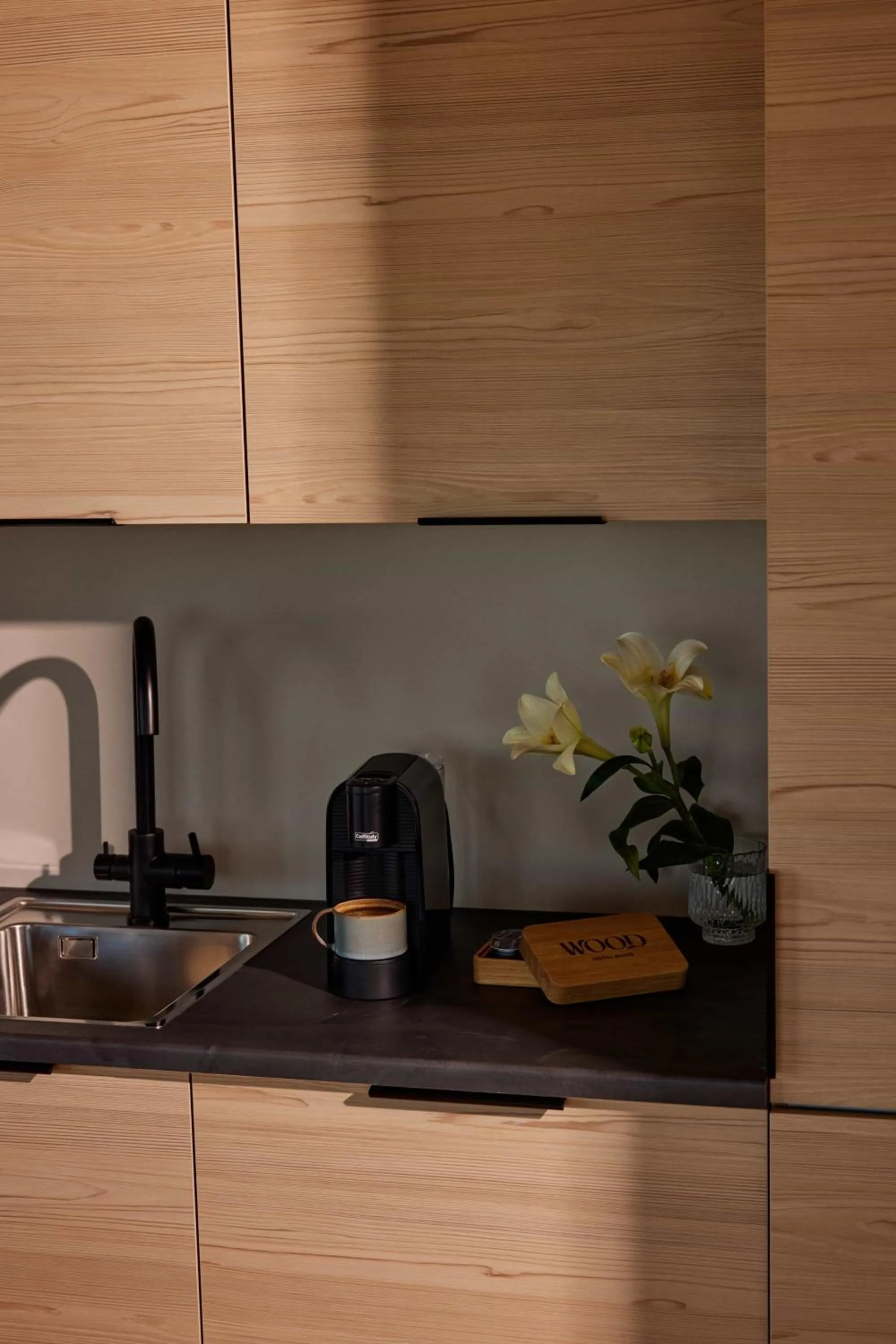 Coffee/tea facilities in Wood Hotel Bodø