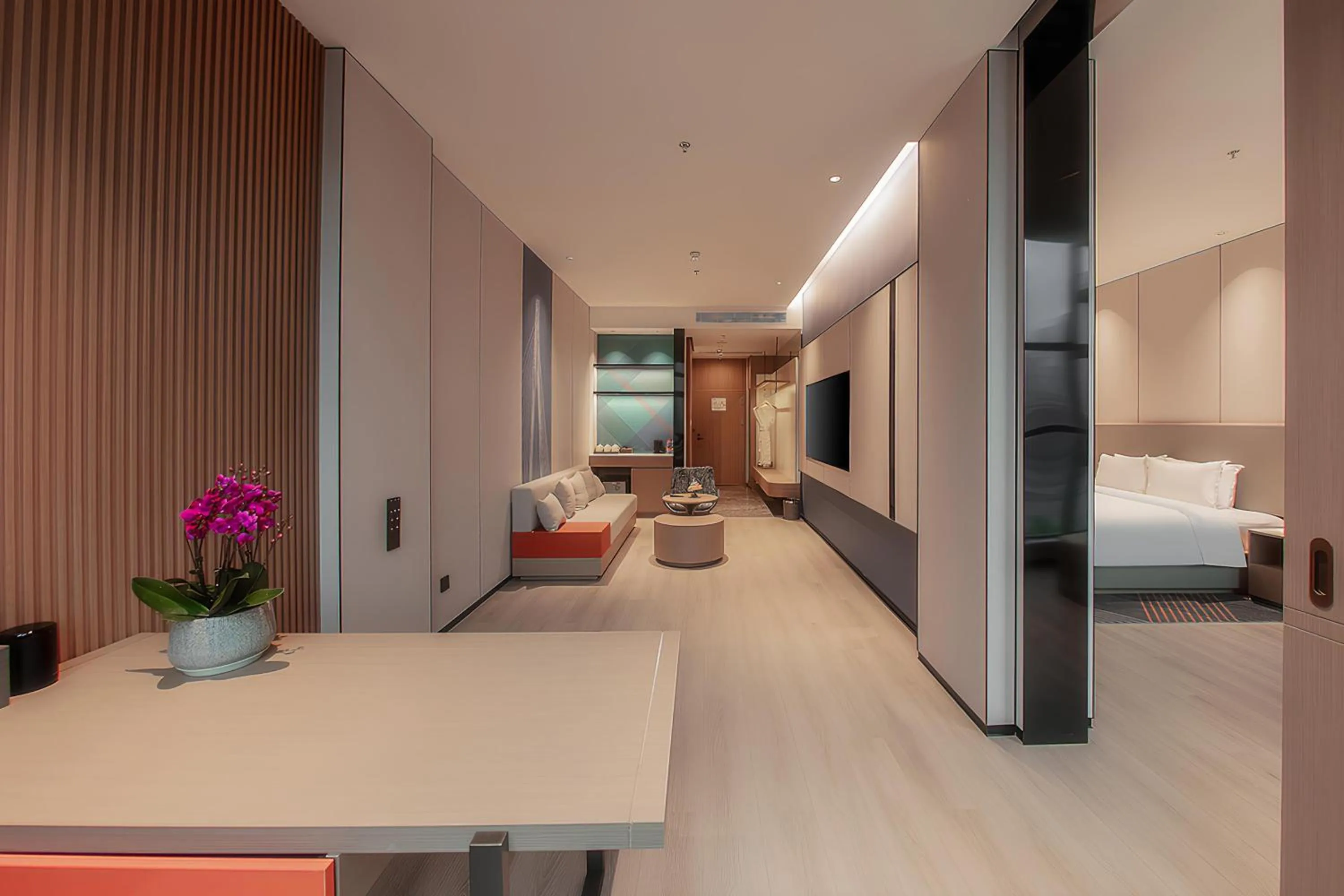 Photo of the whole room in Holiday Inn Express Chongqing Nanbin Road by IHG