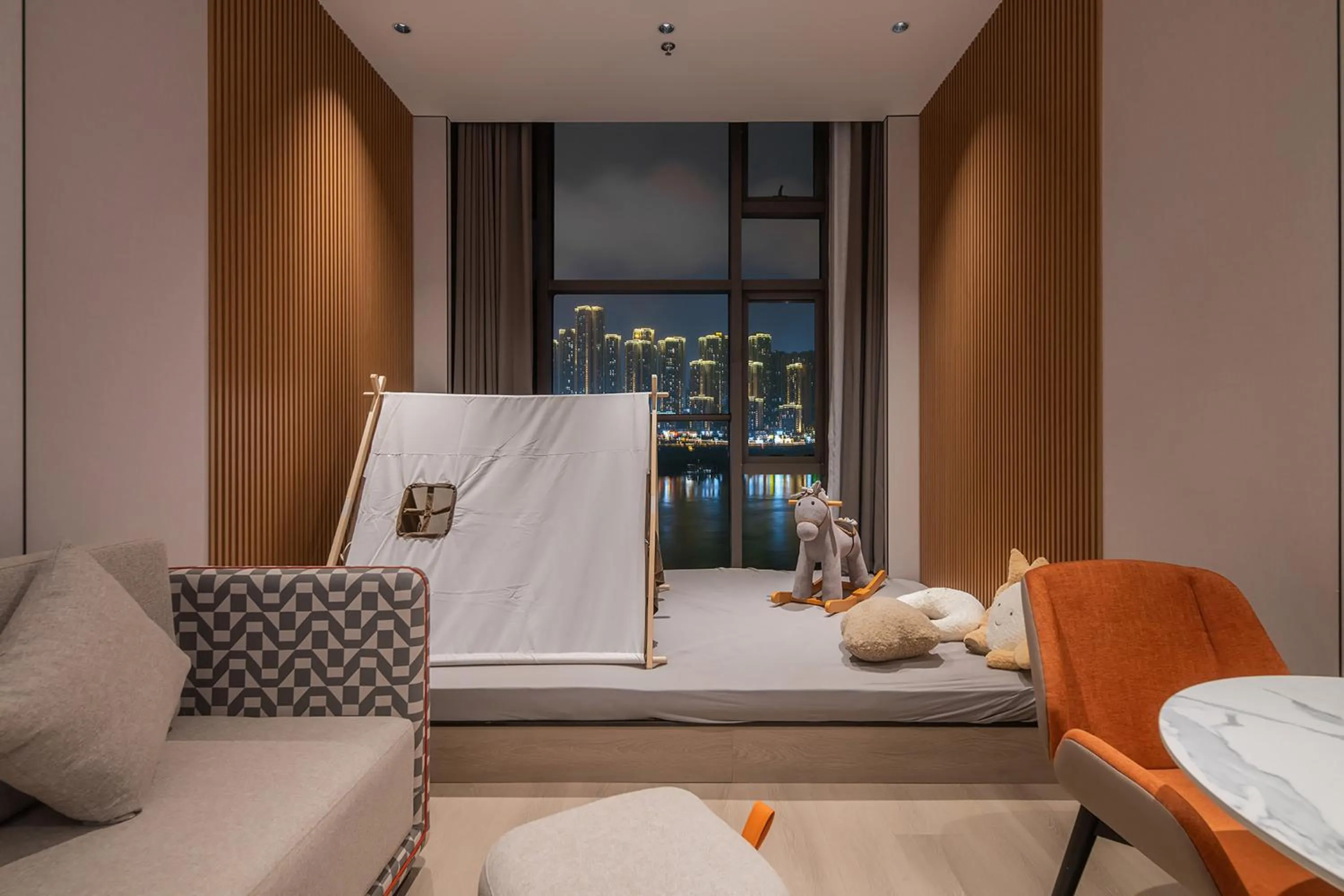 Photo of the whole room in Holiday Inn Express Chongqing Nanbin Road by IHG