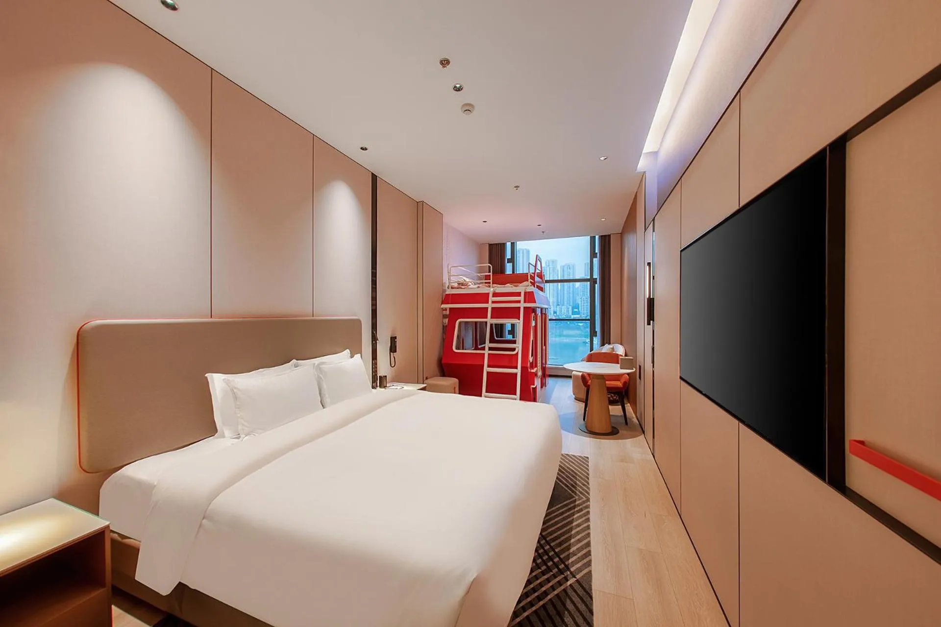 Bed in Holiday Inn Express Chongqing Nanbin Road by IHG