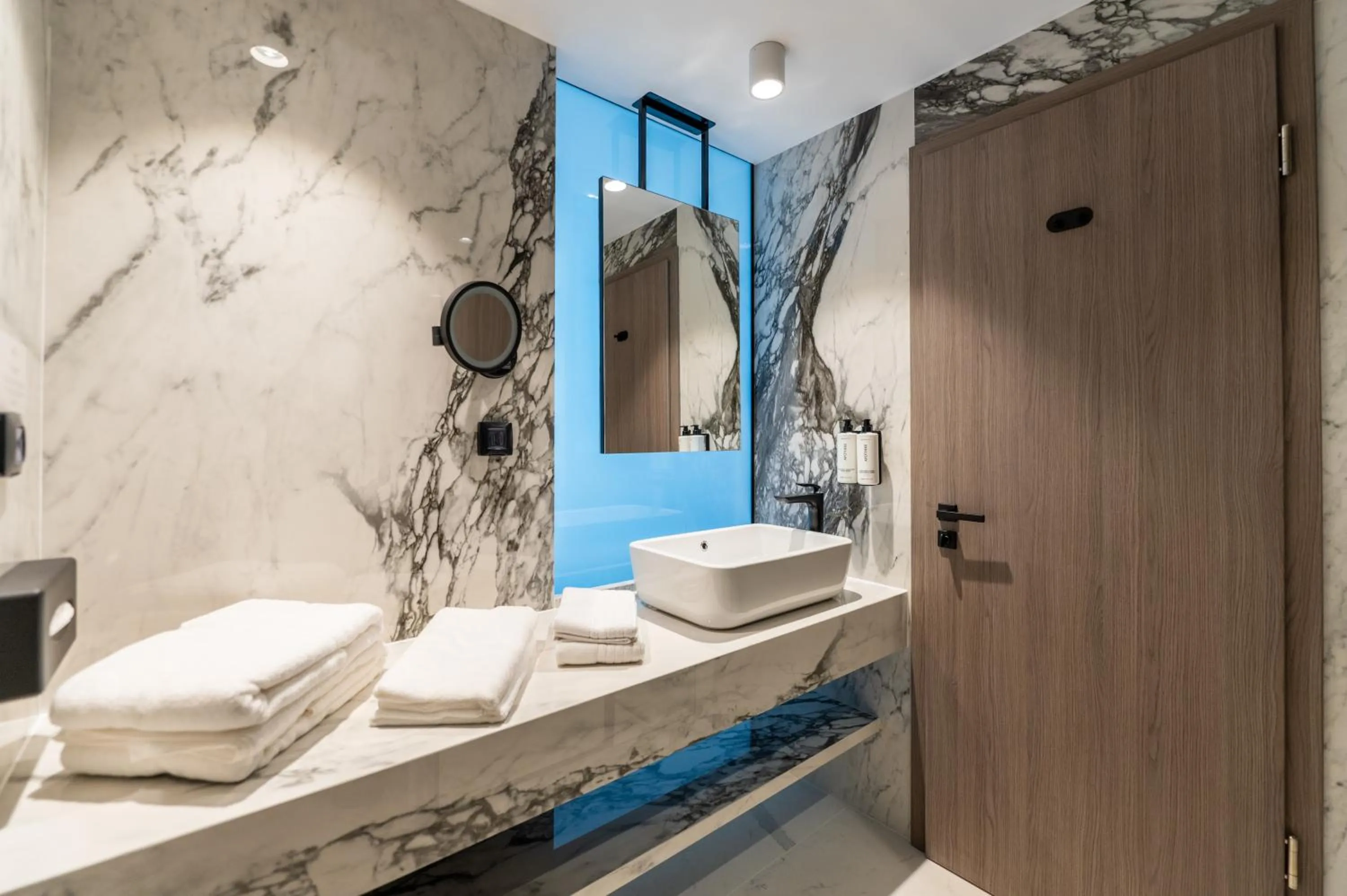 Bathroom in Crowne Plaza Constanta - Mamaia Beach by IHG